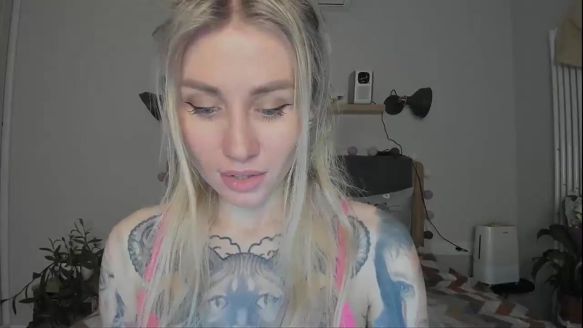 Gallery image thumbnail from Alexa_Smithhh's myfreecams stream on, 12/12/2024, 18:47 image 19 of 20