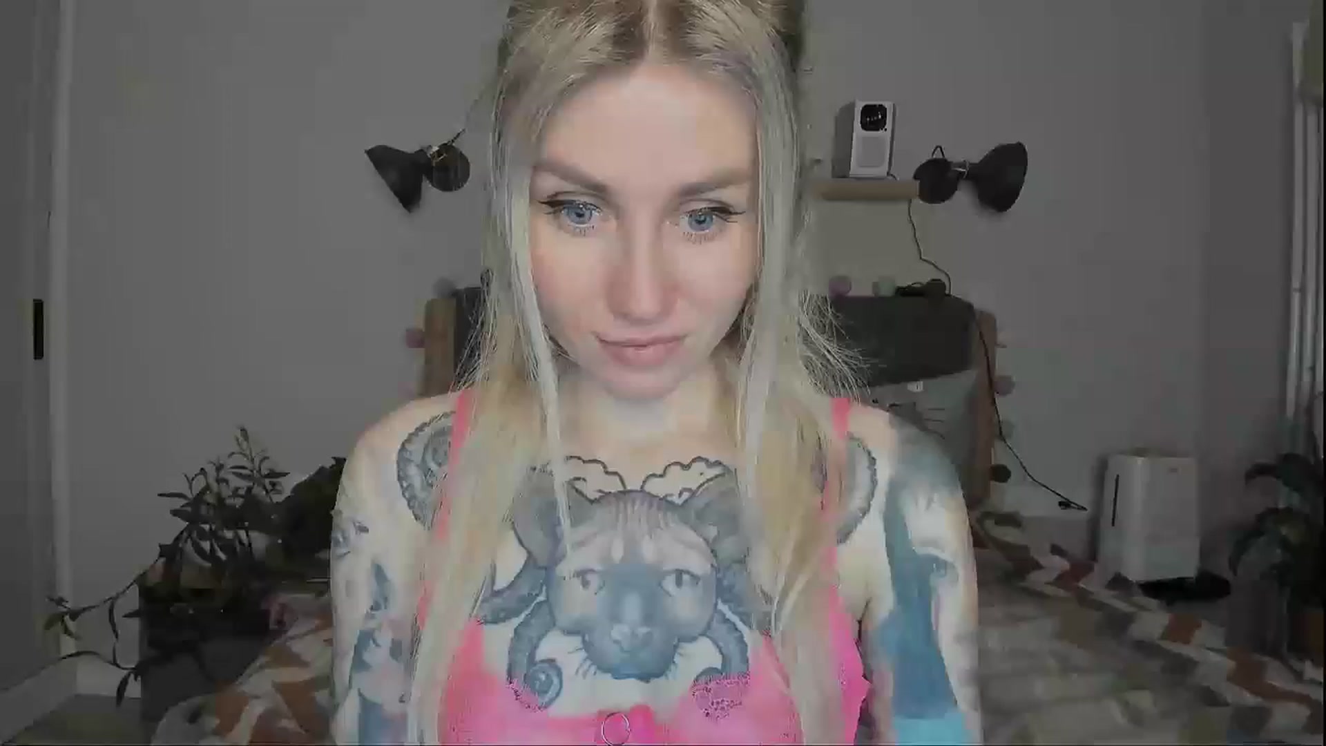 Gallery image thumbnail from Alexa_Smithhh's myfreecams stream on, 12/12/2024, 18:47 image 10 of 20