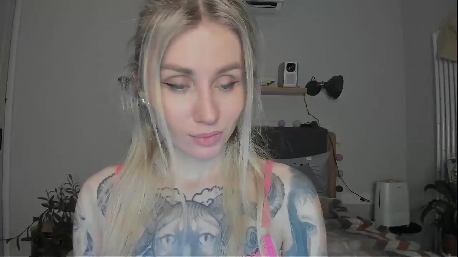 Gallery image thumbnail from Alexa_Smithhh's myfreecams stream on, 12/12/2024, 20:26 image 1 of 20