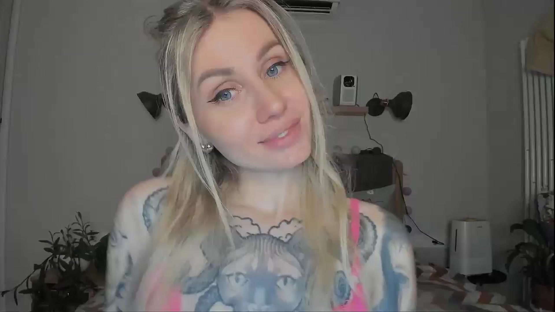 Gallery image thumbnail from Alexa_Smithhh's myfreecams stream on, 12/12/2024, 20:26 image 2 of 20