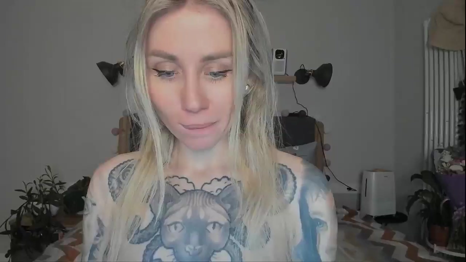 Gallery image thumbnail from Alexa_Smithhh's myfreecams stream on, 12/12/2024, 20:26 image 19 of 20