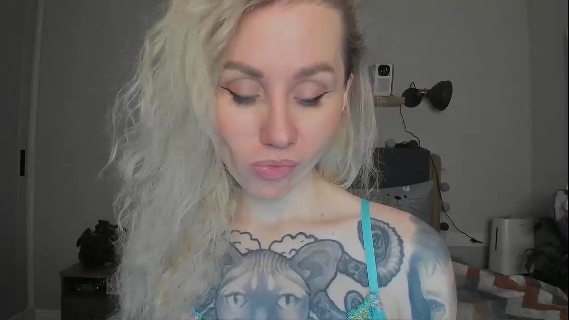 Gallery image thumbnail from Alexa_Smithhh's myfreecams stream on, 12/13/2024, 19:10 image 5 of 20