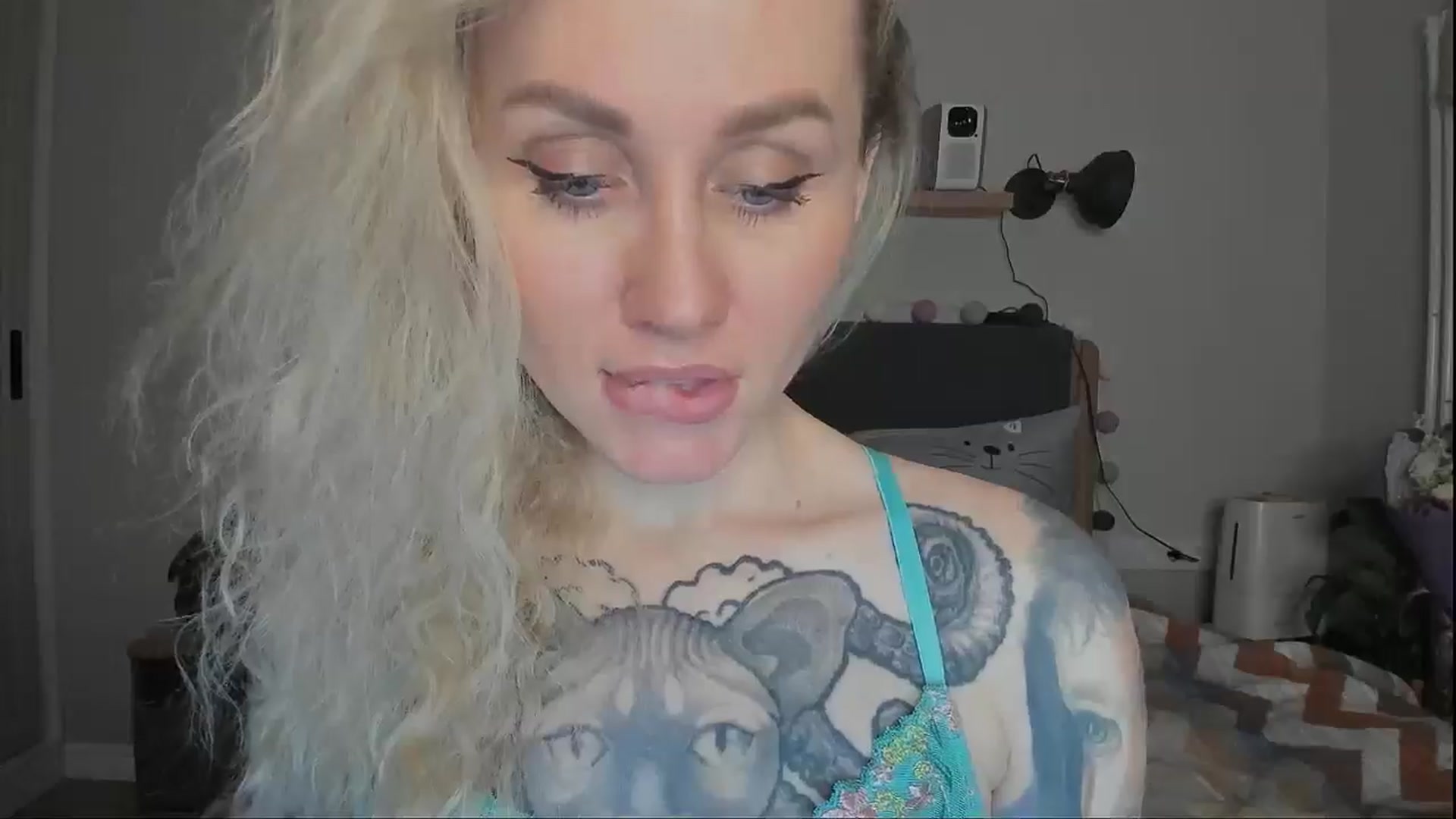 Gallery image thumbnail from Alexa_Smithhh's myfreecams stream on, 12/13/2024, 19:10 image 19 of 20