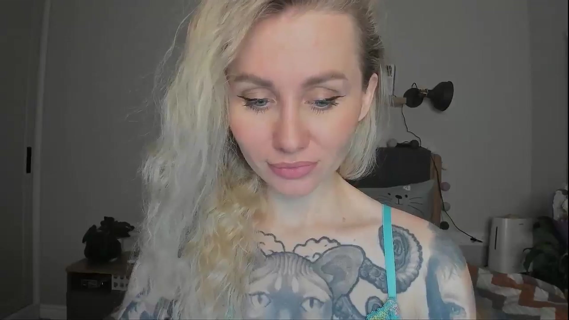 Gallery image thumbnail from Alexa_Smithhh's myfreecams stream on, 12/13/2024, 19:10 image 10 of 20