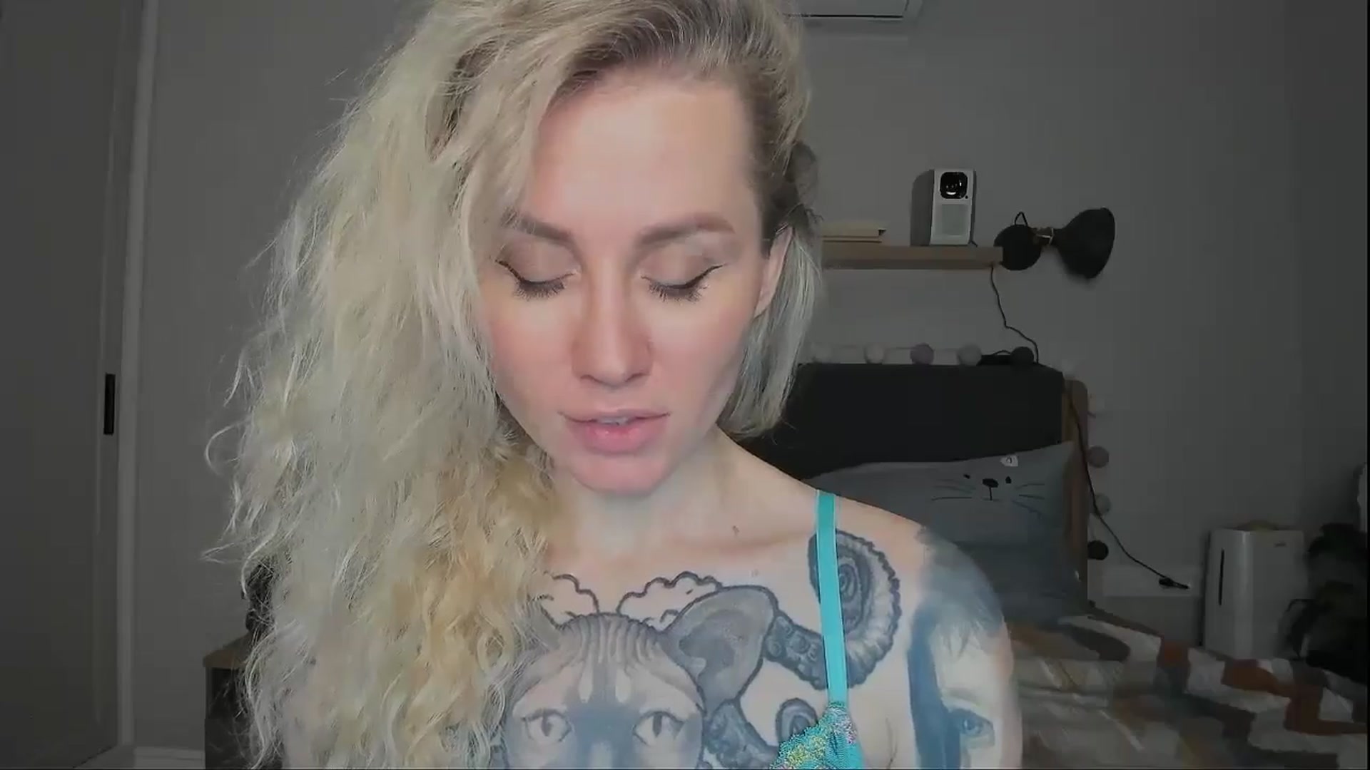 Gallery image thumbnail from Alexa_Smithhh's myfreecams stream on, 12/13/2024, 21:14 image 18 of 20