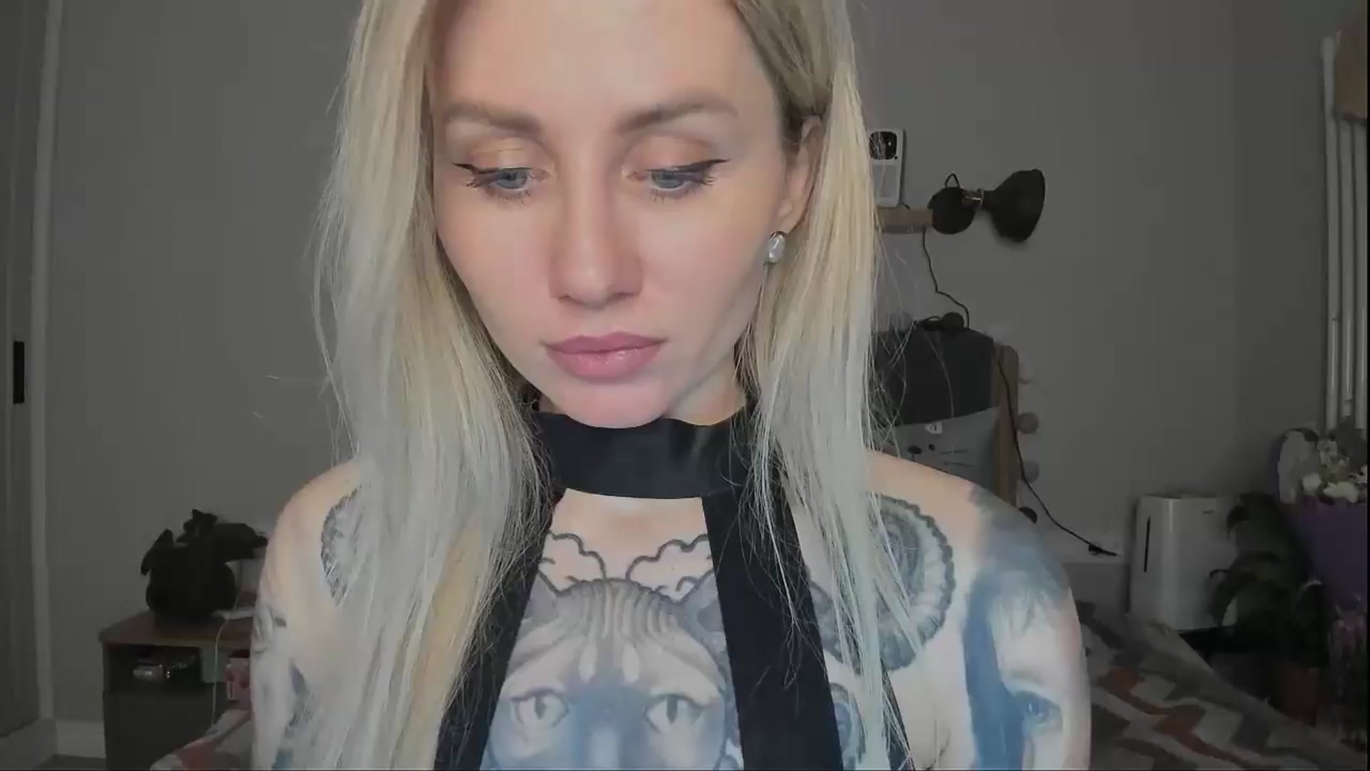 Gallery image thumbnail from Alexa_Smithhh's myfreecams stream on, 12/15/2024, 18:52 image 6 of 20