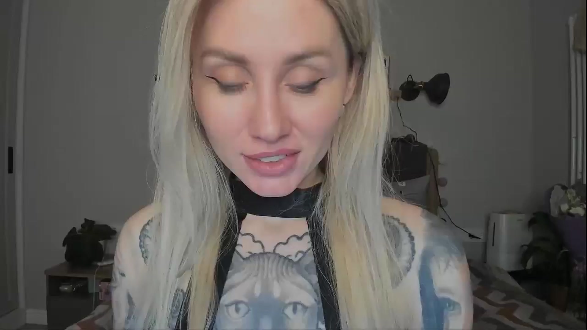 Gallery image thumbnail from Alexa_Smithhh's myfreecams stream on, 12/15/2024, 18:52 image 10 of 20