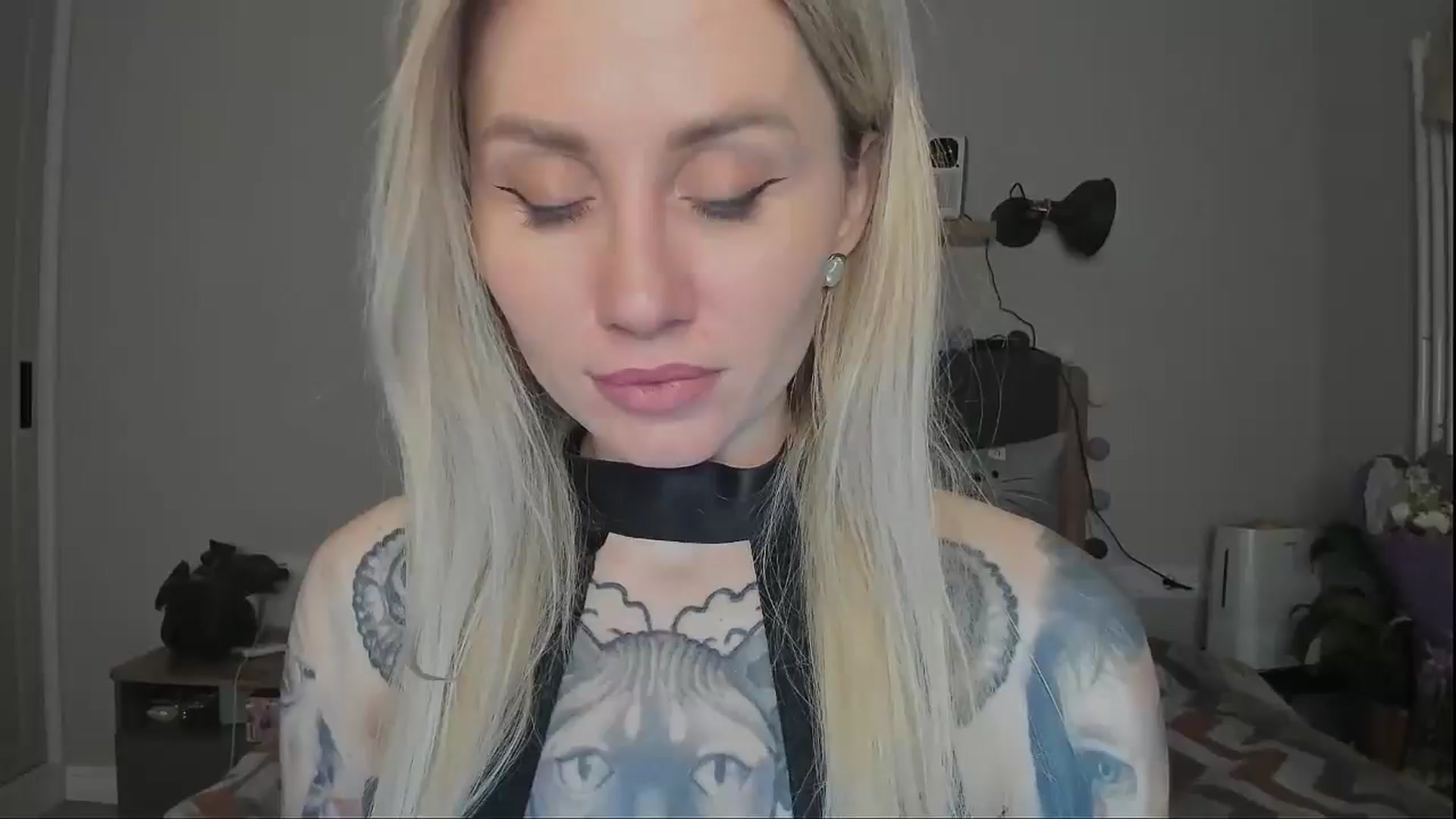Gallery image thumbnail from Alexa_Smithhh's myfreecams stream on, 12/15/2024, 18:52 image 8 of 20