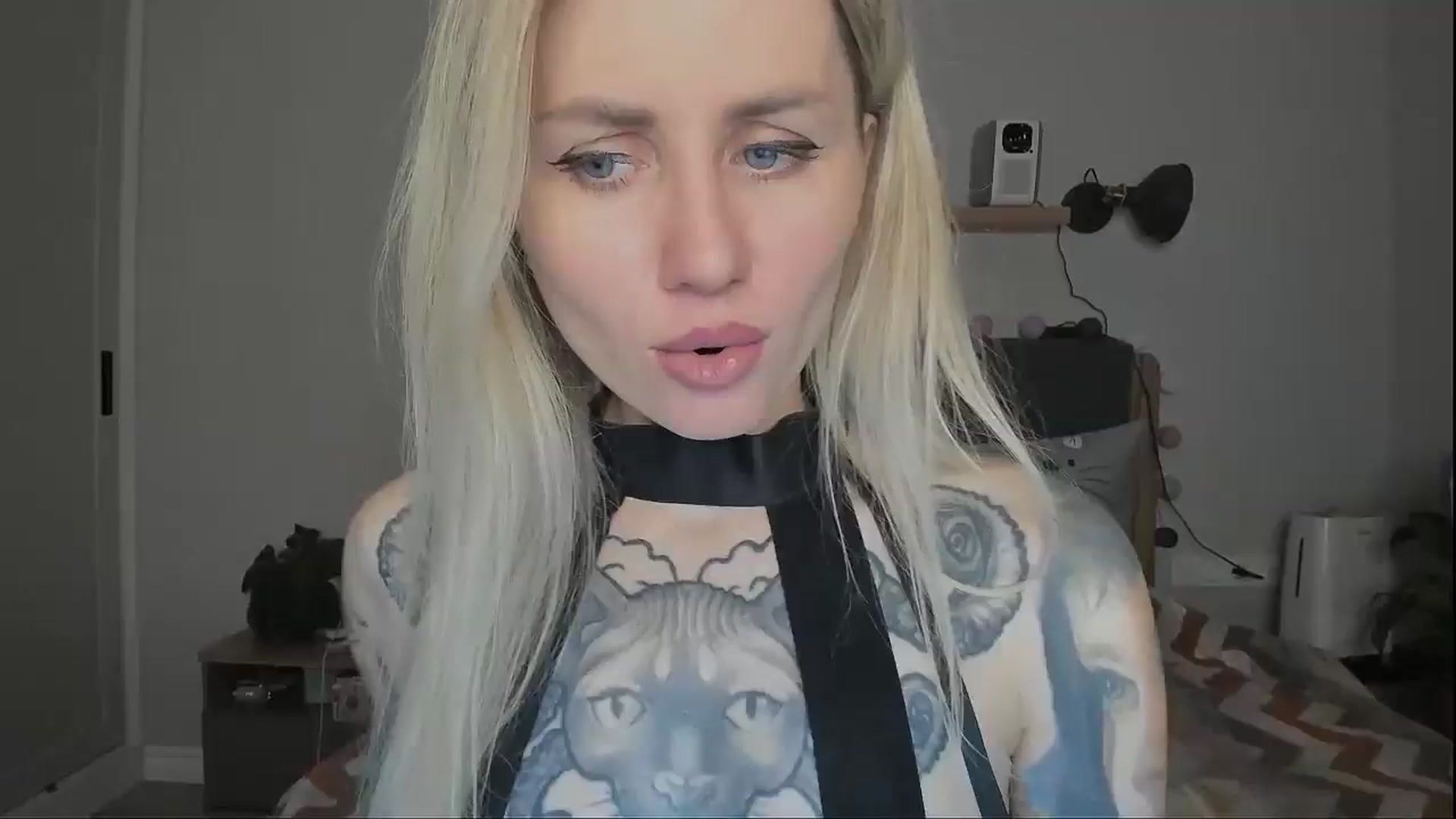 Gallery image thumbnail from Alexa_Smithhh's myfreecams stream on, 12/15/2024, 18:52 image 4 of 20