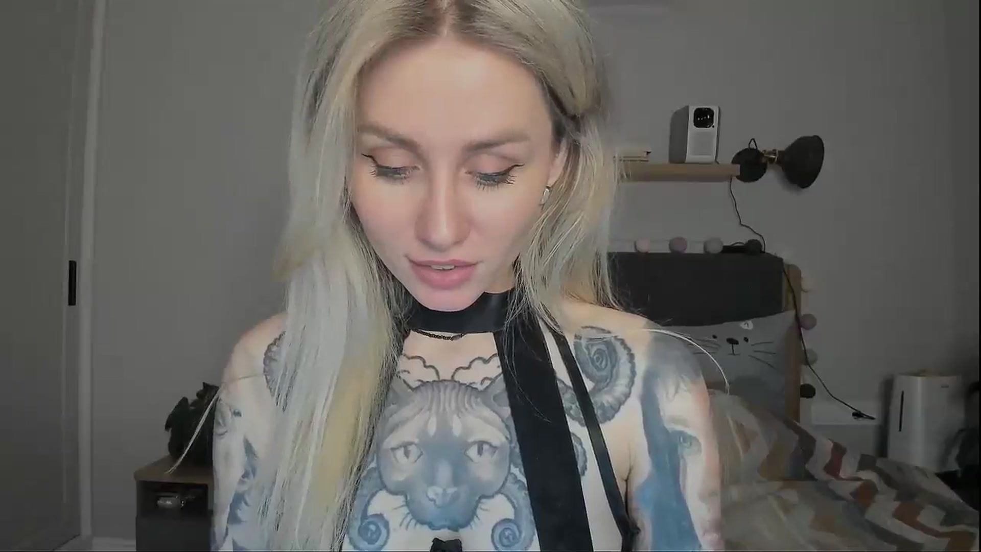 Gallery image thumbnail from Alexa_Smithhh's myfreecams stream on, 12/15/2024, 19:15 image 9 of 20