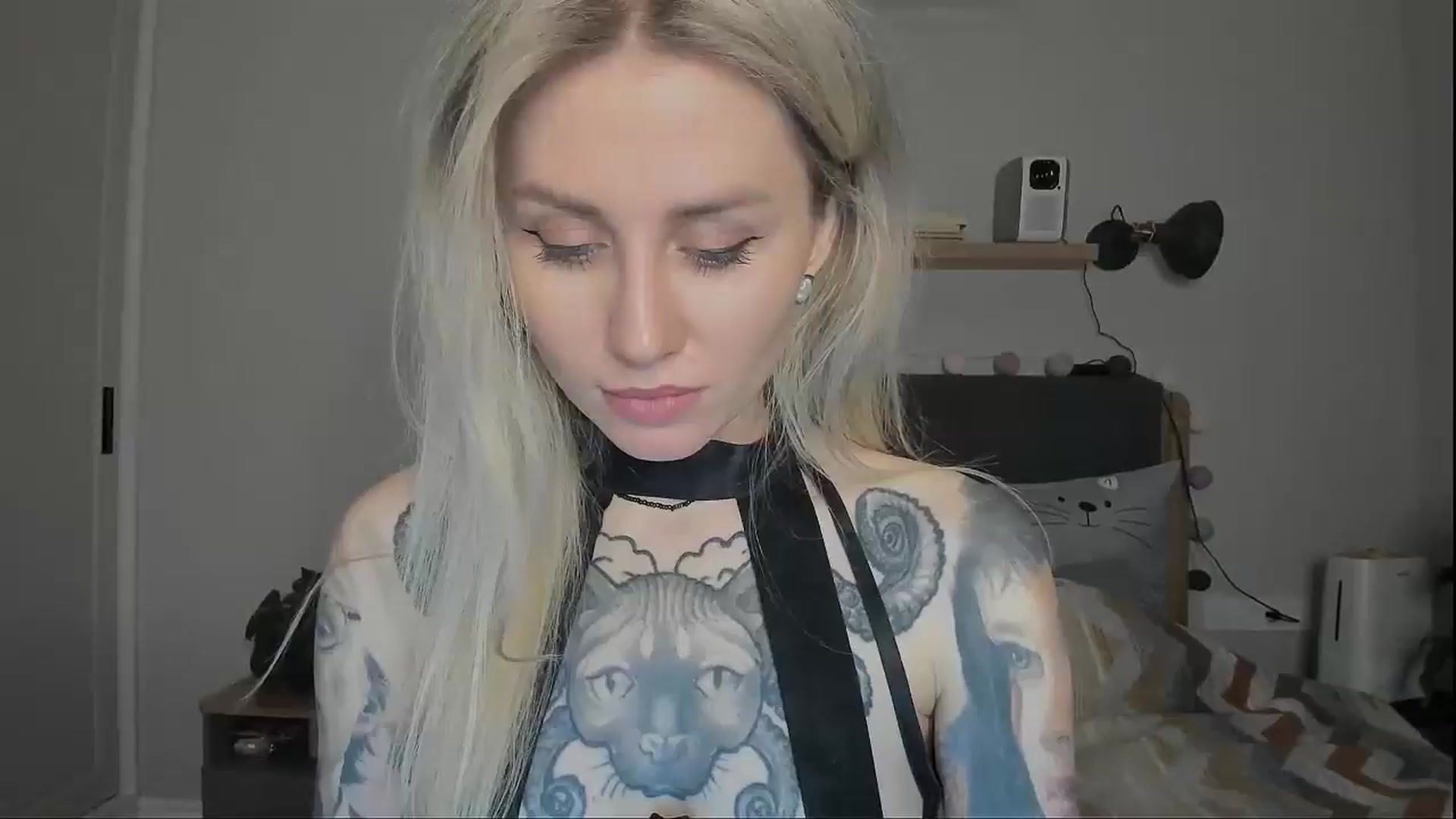 Gallery image thumbnail from Alexa_Smithhh's myfreecams stream on, 12/15/2024, 19:15 image 5 of 20
