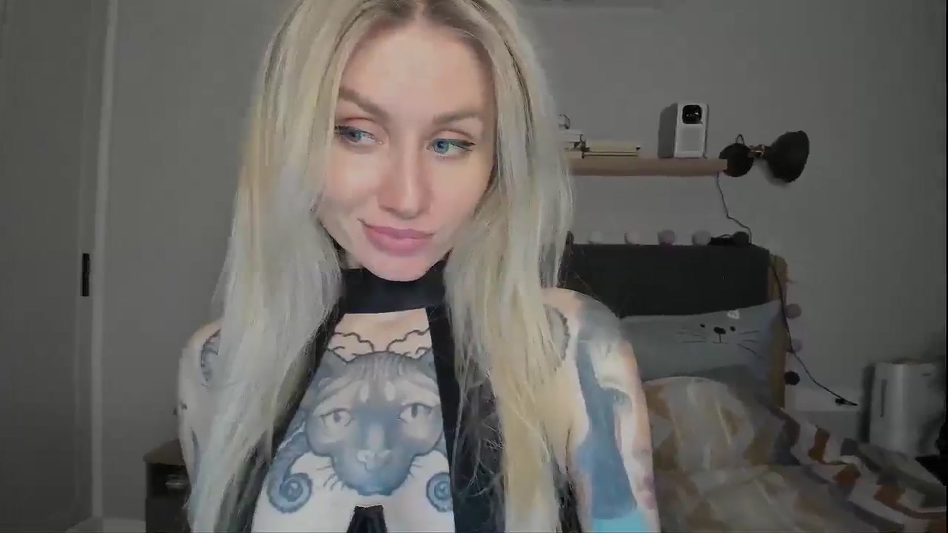 Gallery image thumbnail from Alexa_Smithhh's myfreecams stream on, 12/15/2024, 19:15 image 19 of 20