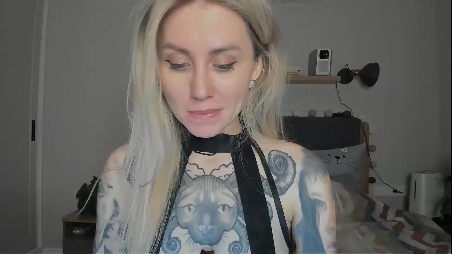Gallery image thumbnail from Alexa_Smithhh's myfreecams stream on, 12/15/2024, 19:15 image 2 of 20