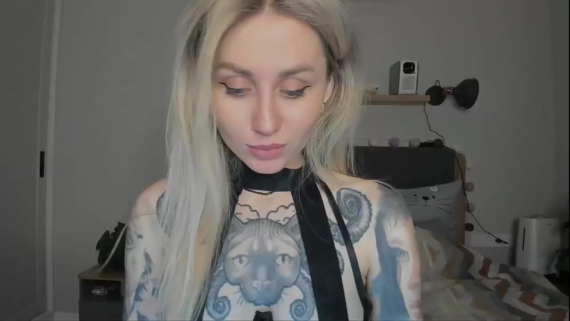Gallery image thumbnail from Alexa_Smithhh's myfreecams stream on, 12/15/2024, 19:15 image 3 of 20