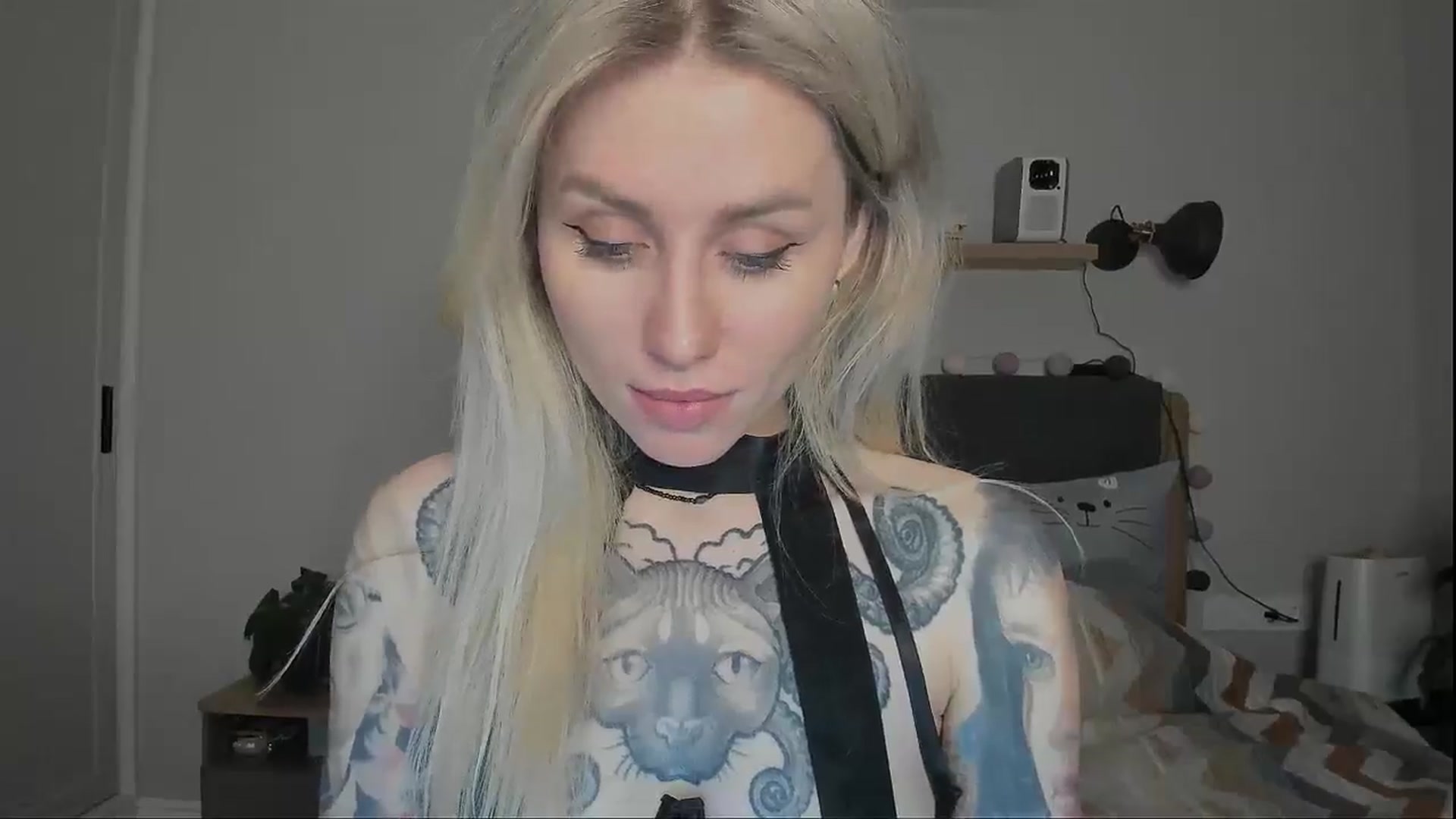 Gallery image thumbnail from Alexa_Smithhh's myfreecams stream on, 12/15/2024, 19:15 image 7 of 20