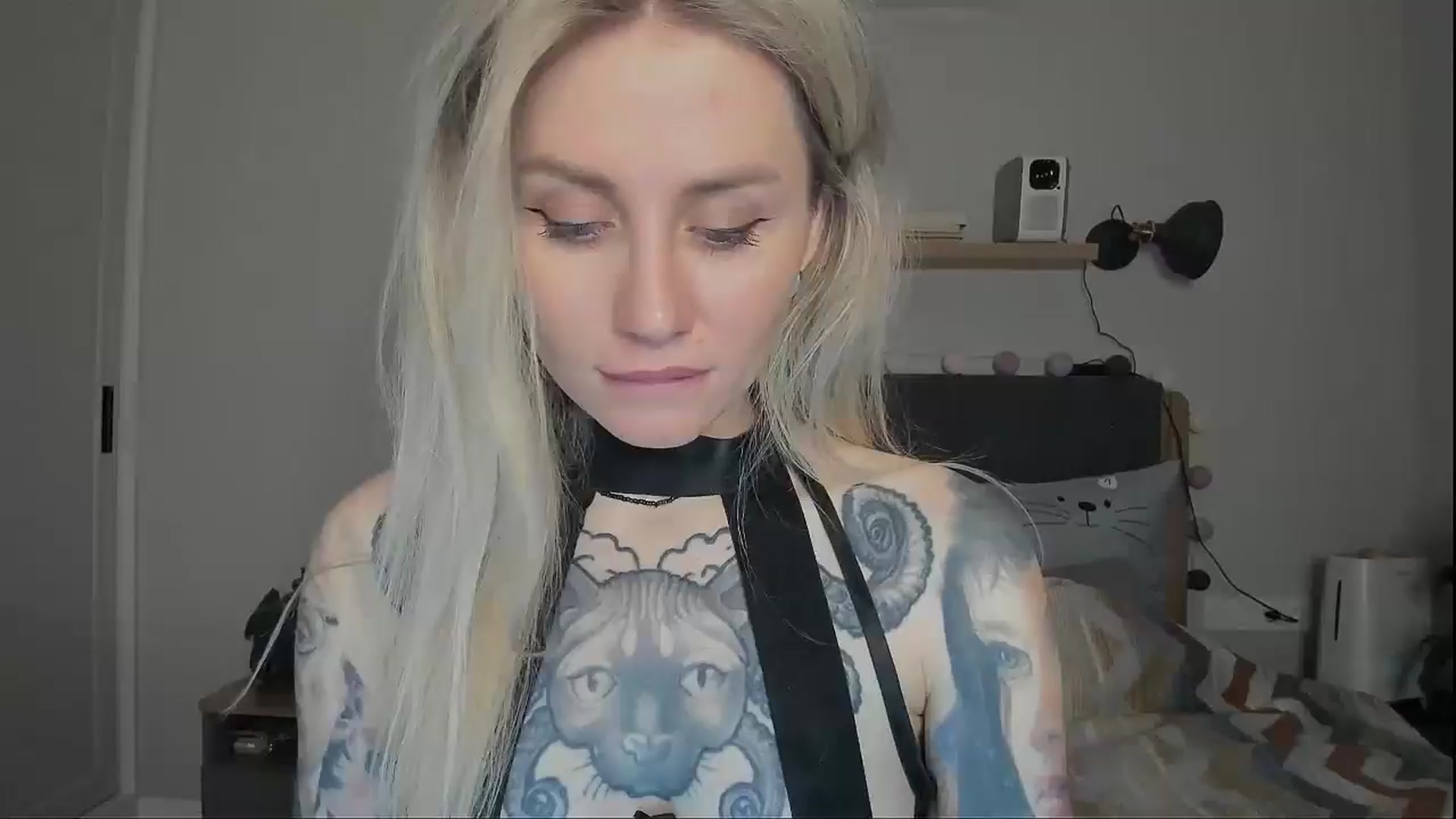 Gallery image thumbnail from Alexa_Smithhh's myfreecams stream on, 12/15/2024, 19:15 image 6 of 20