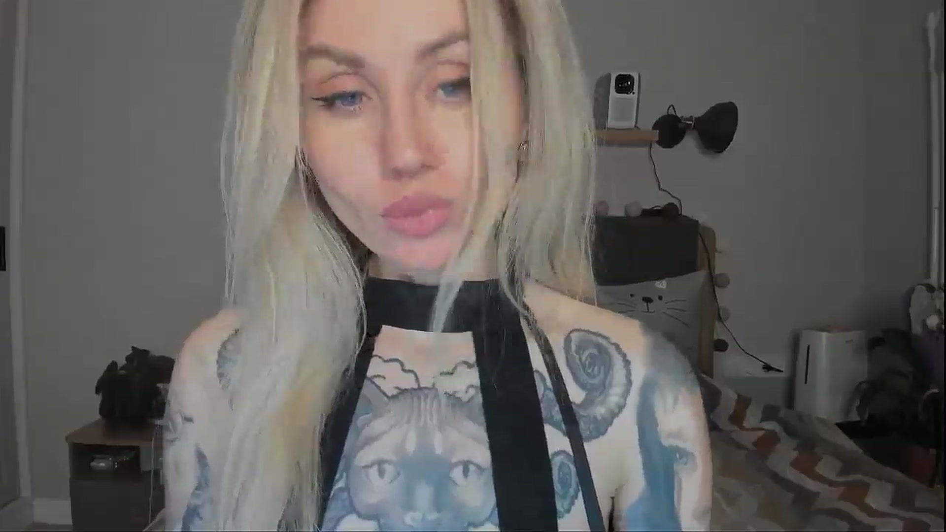 Gallery image thumbnail from Alexa_Smithhh's myfreecams stream on, 12/15/2024, 21:03 image 17 of 20