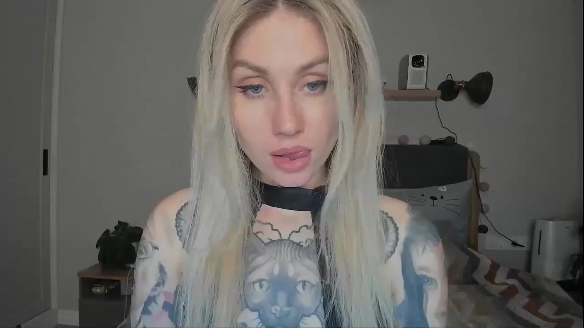 Gallery image thumbnail from Alexa_Smithhh's myfreecams stream on, 12/15/2024, 21:03 image 6 of 20