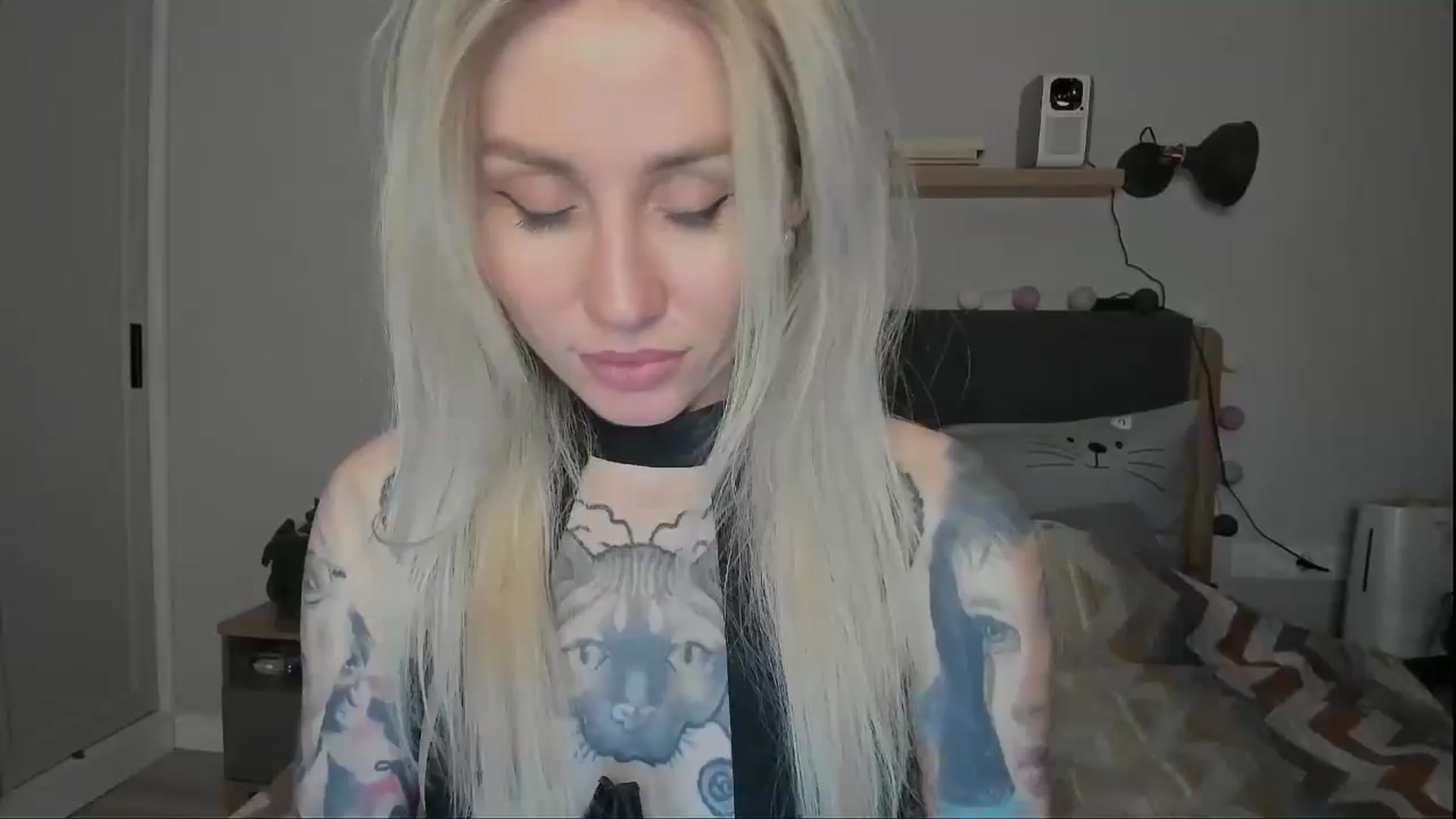 Gallery image thumbnail from Alexa_Smithhh's myfreecams stream on, 12/15/2024, 21:03 image 1 of 20