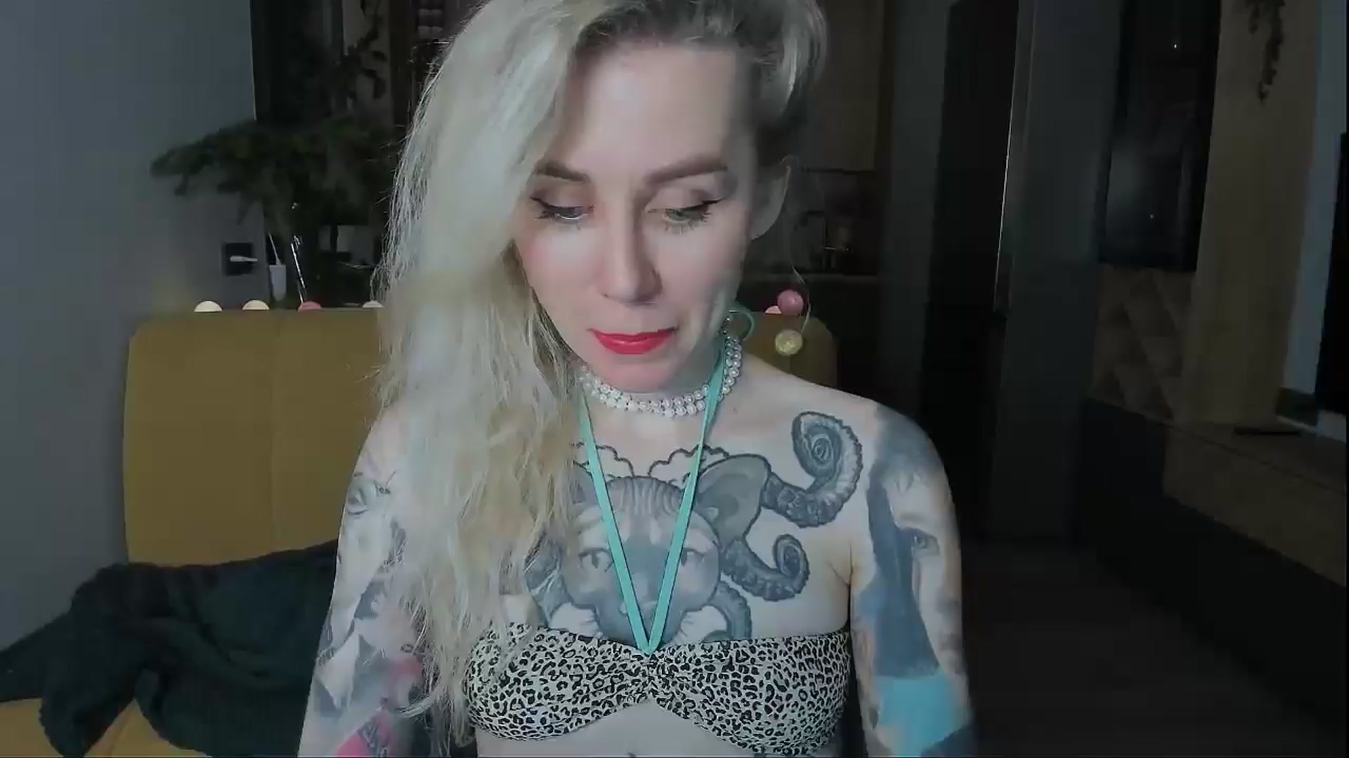 Gallery image thumbnail from Alexa_Smithhh's myfreecams stream on, 12/27/2024, 20:44 image 8 of 20