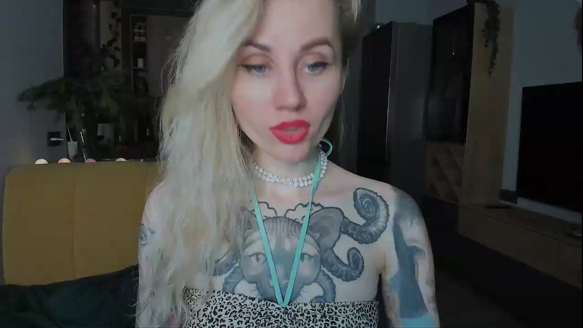 Gallery image thumbnail from Alexa_Smithhh's myfreecams stream on, 12/27/2024, 20:44 image 14 of 20