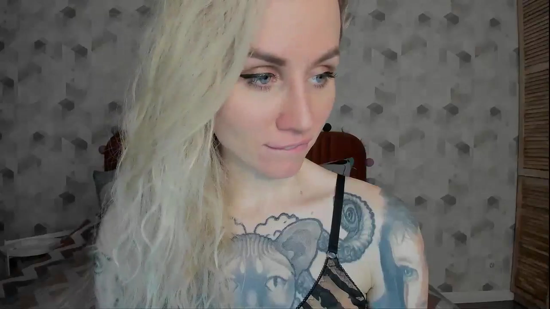 Gallery image thumbnail from Alexa_Smithhh's myfreecams stream on, 01/13/2025, 20:39 image 16 of 20