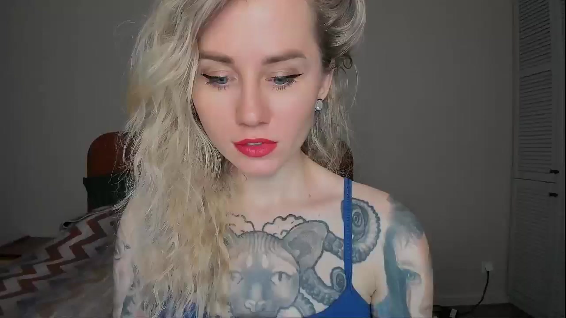 Gallery image thumbnail from Alexa_Smithhh's myfreecams stream on, 02/06/2025, 19:37 image 14 of 20