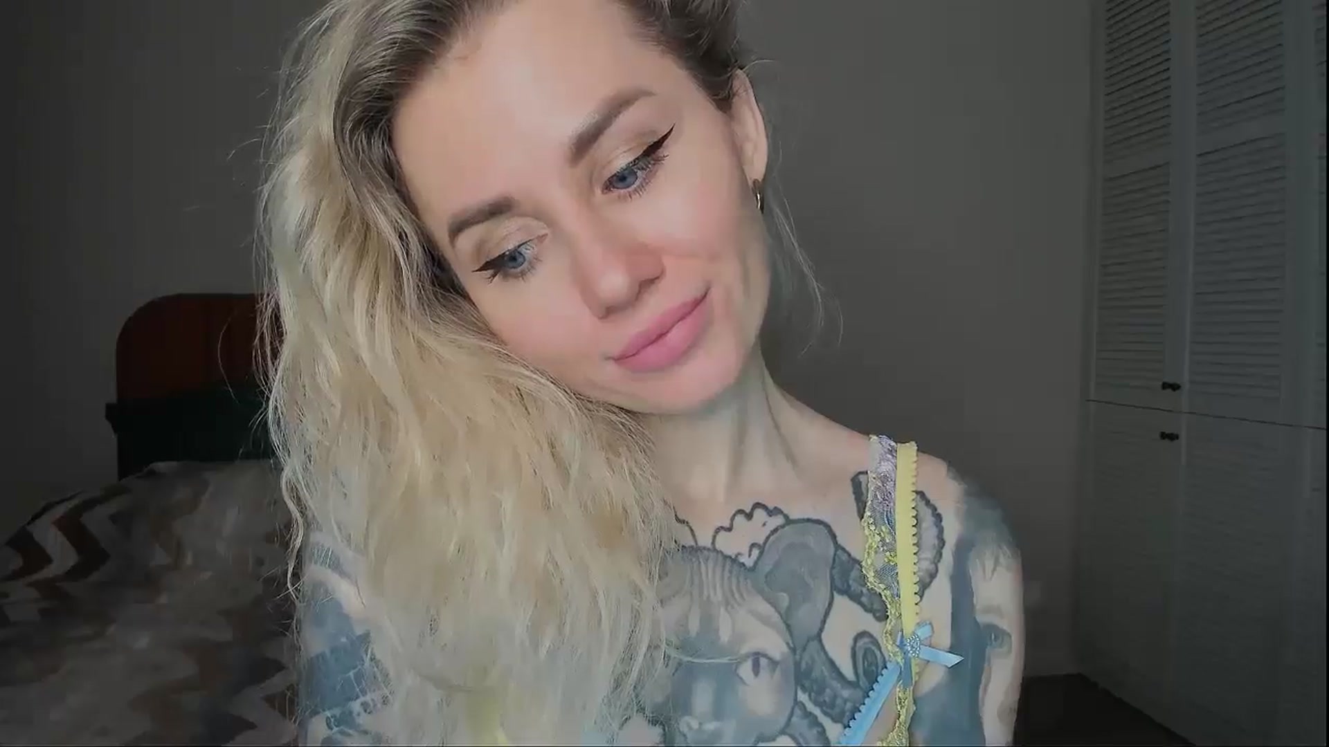 Gallery image thumbnail from Alexa_Smithhh's myfreecams stream on, 02/07/2025, 19:22 image 16 of 20