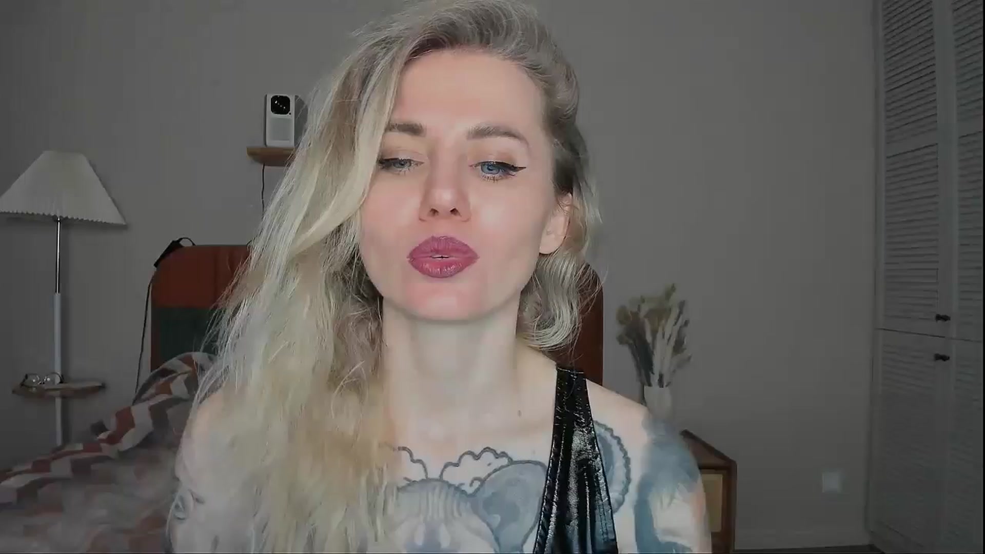 Gallery image thumbnail from Alexa_Smithhh's myfreecams stream on, 03/11/2025, 20:24 image 6 of 20