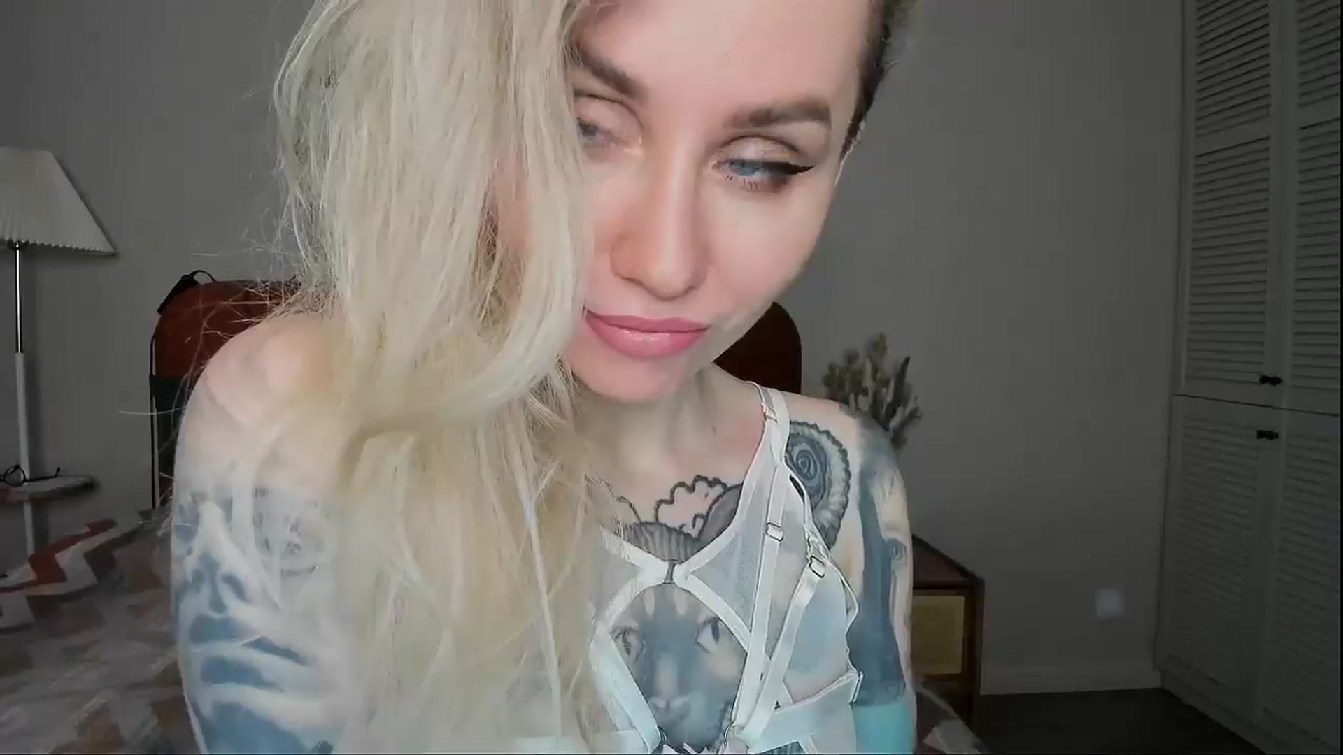 Gallery image thumbnail from Alexa_Smithhh's myfreecams stream on, 03/15/2025, 18:36 image 19 of 20