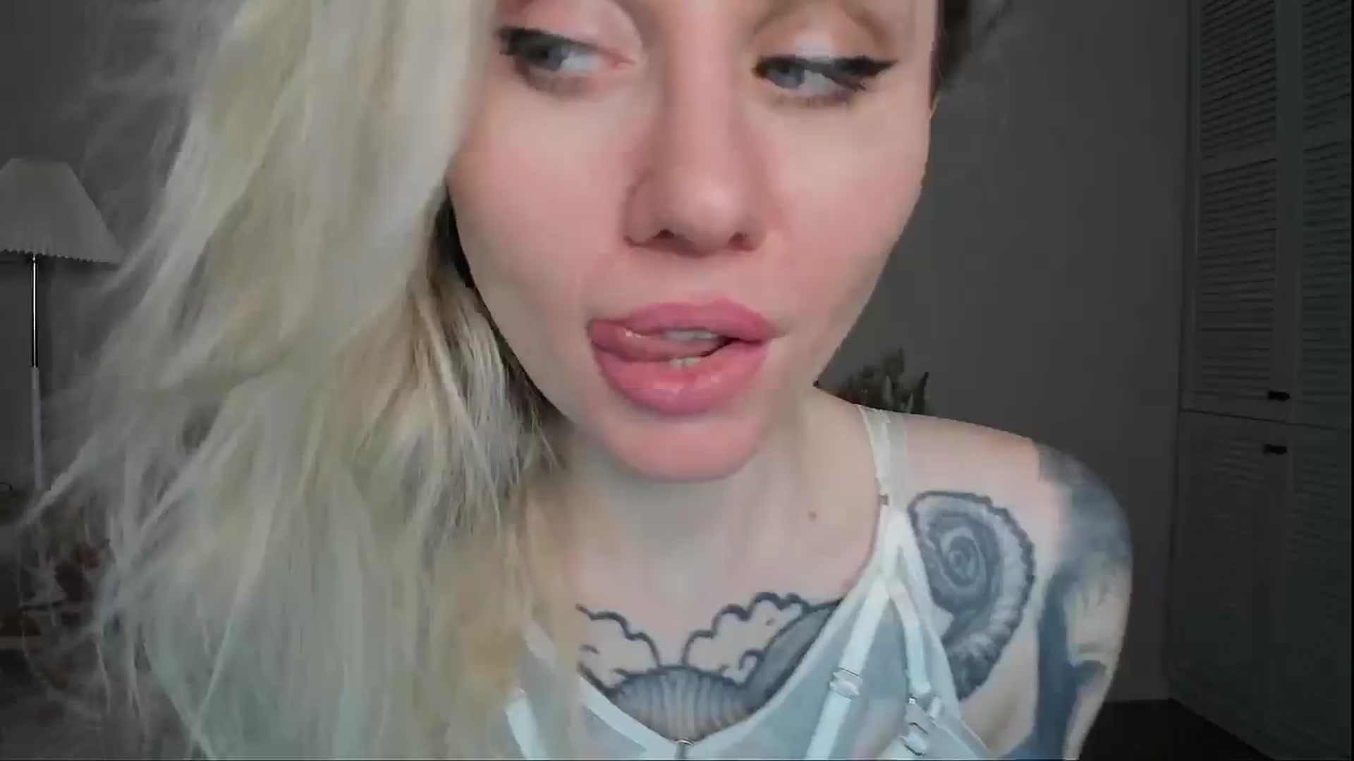 Gallery image thumbnail from Alexa_Smithhh's myfreecams stream on, 03/15/2025, 19:47 image 19 of 20