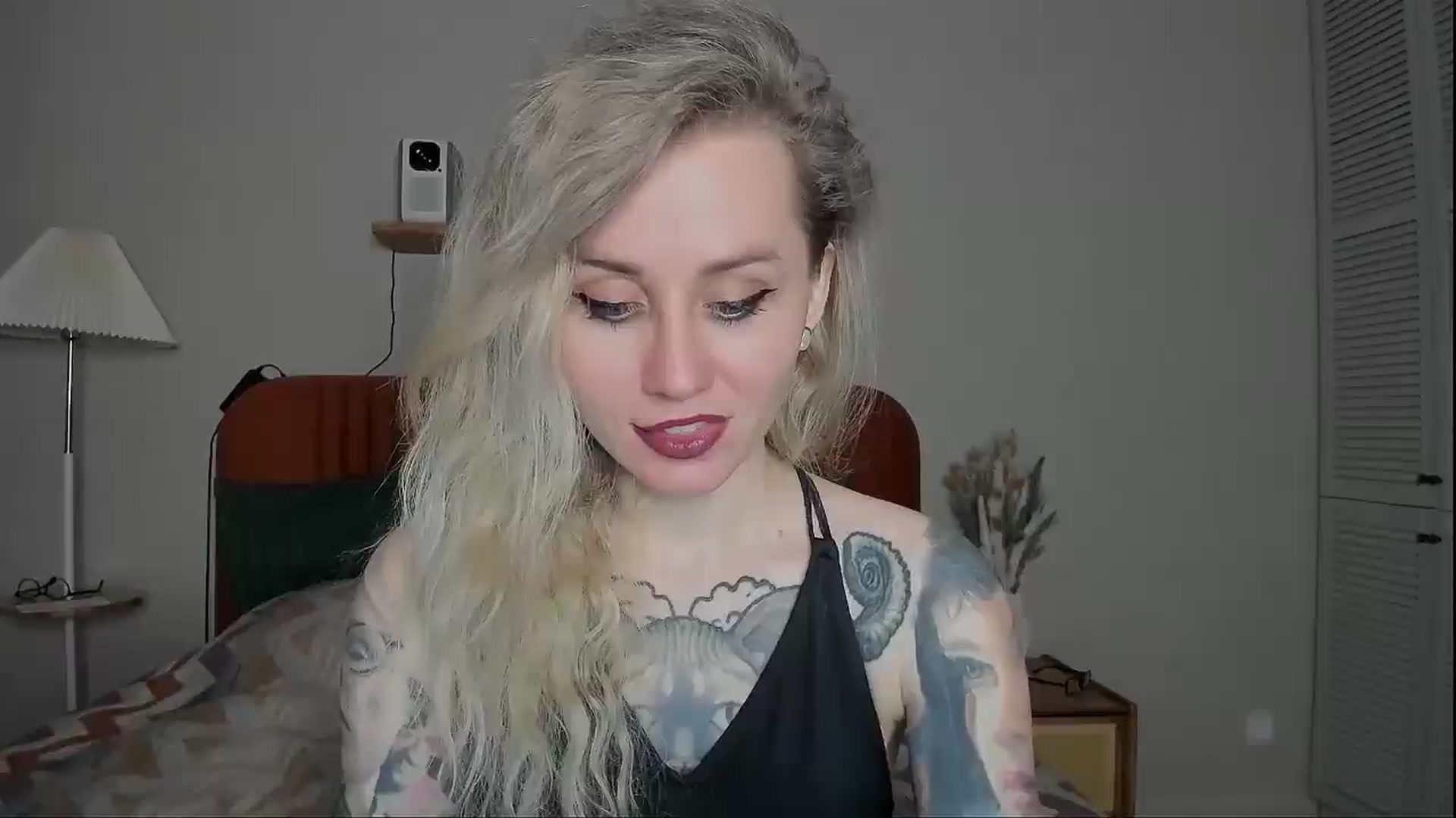 Gallery image thumbnail from Alexa_Smithhh's myfreecams stream on, 03/16/2025, 19:02 image 18 of 20