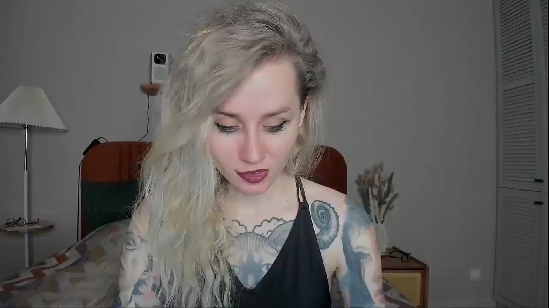 Gallery image thumbnail from Alexa_Smithhh's myfreecams stream on, 03/16/2025, 19:02 image 19 of 20