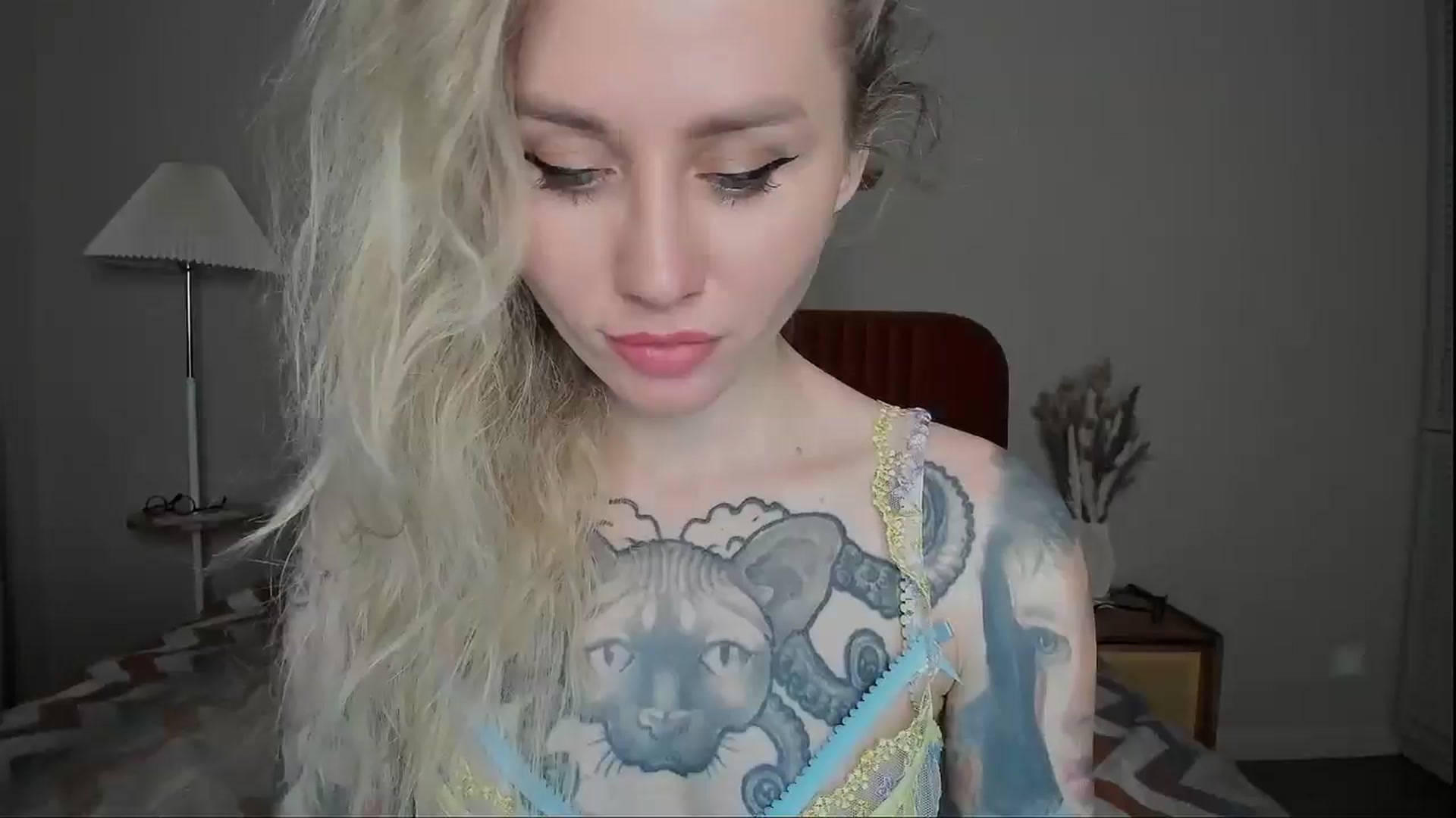Gallery image thumbnail from Alexa_Smithhh's myfreecams stream on, 03/17/2025, 20:01 image 14 of 20