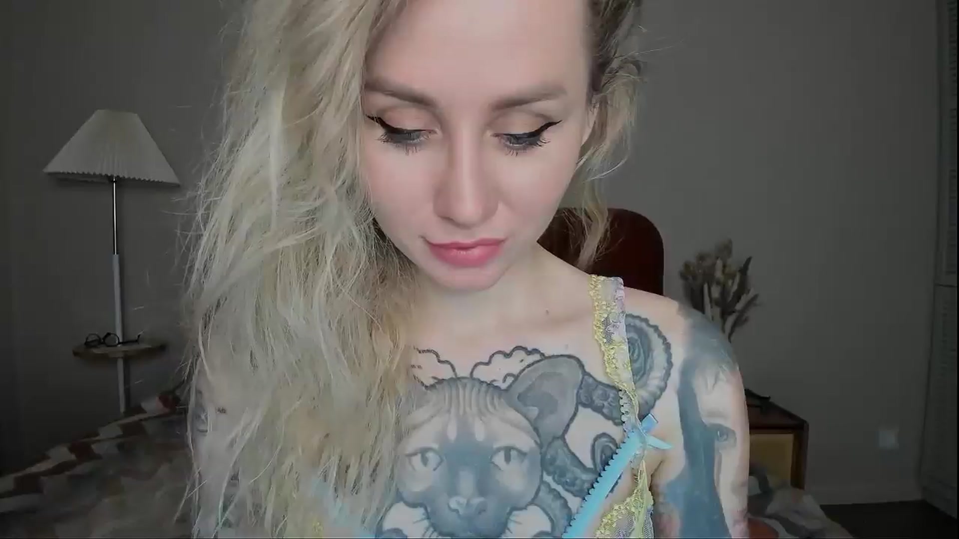 Gallery image thumbnail from Alexa_Smithhh's myfreecams stream on, 03/17/2025, 20:01 image 1 of 20