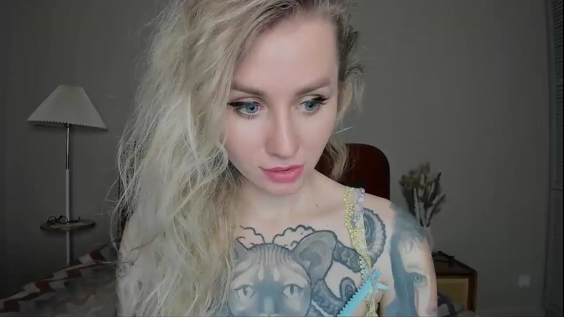 Gallery image thumbnail from Alexa_Smithhh's myfreecams stream on, 03/17/2025, 20:01 image 4 of 20