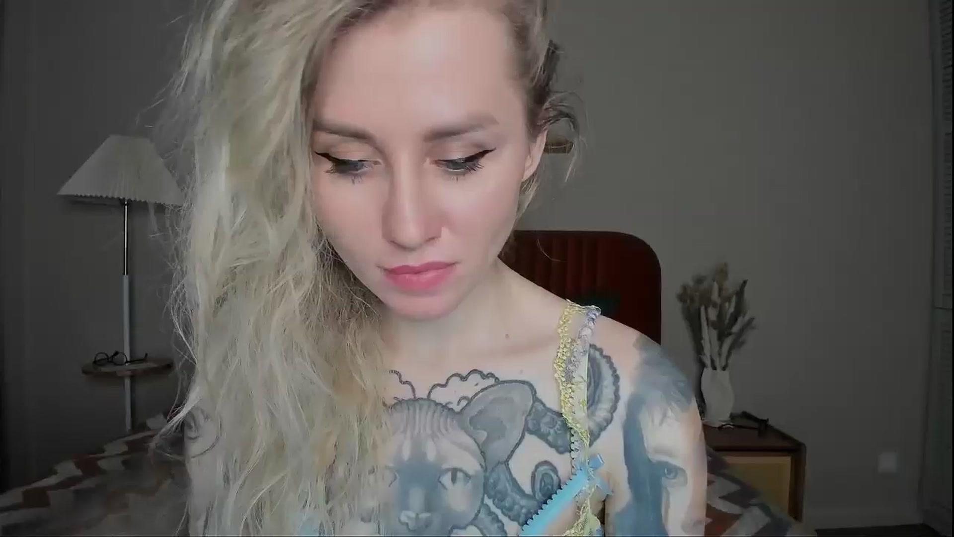 Gallery image thumbnail from Alexa_Smithhh's myfreecams stream on, 03/17/2025, 20:01 image 19 of 20