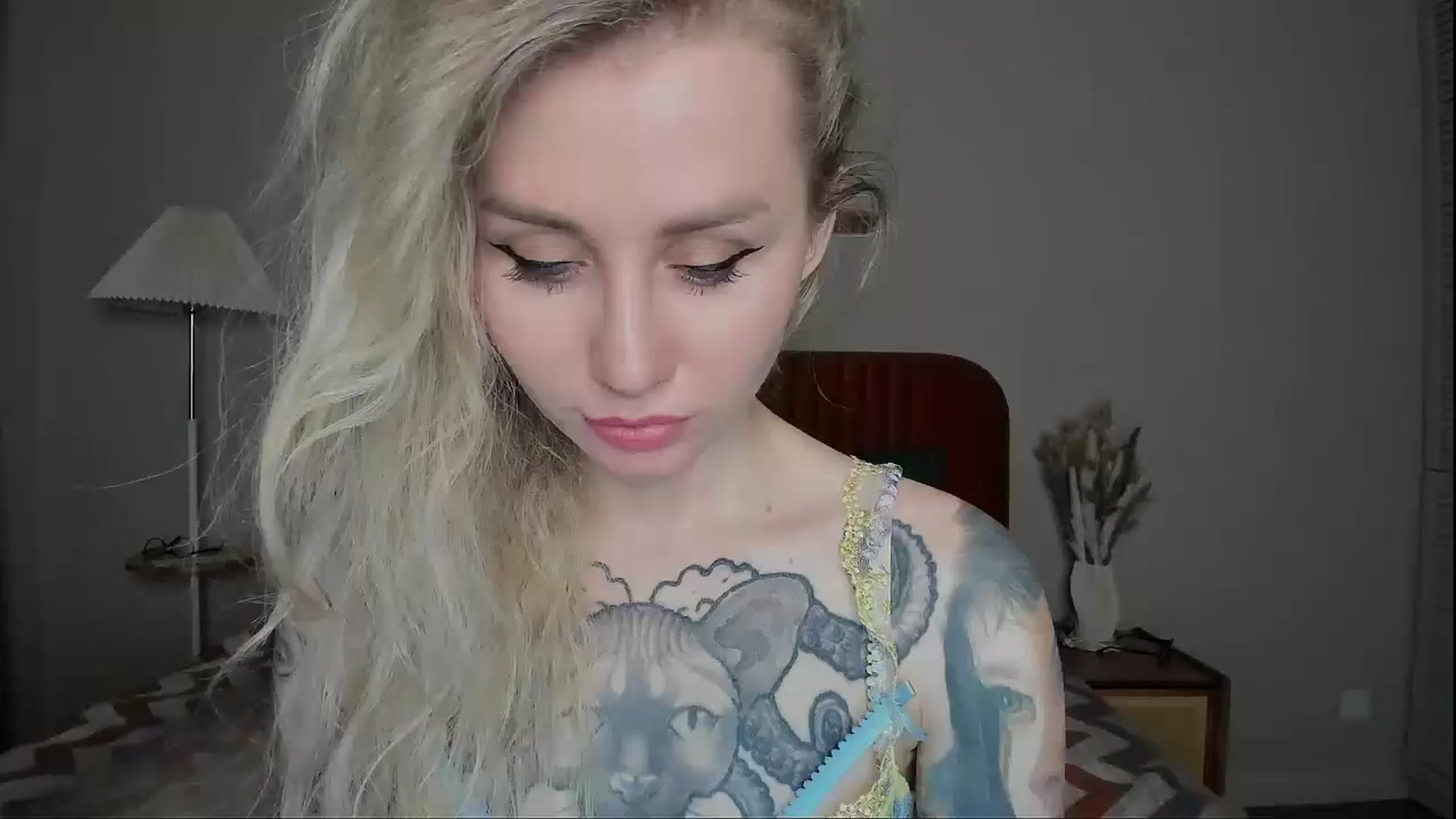 Gallery image thumbnail from Alexa_Smithhh's myfreecams stream on, 03/17/2025, 20:01 image 20 of 20