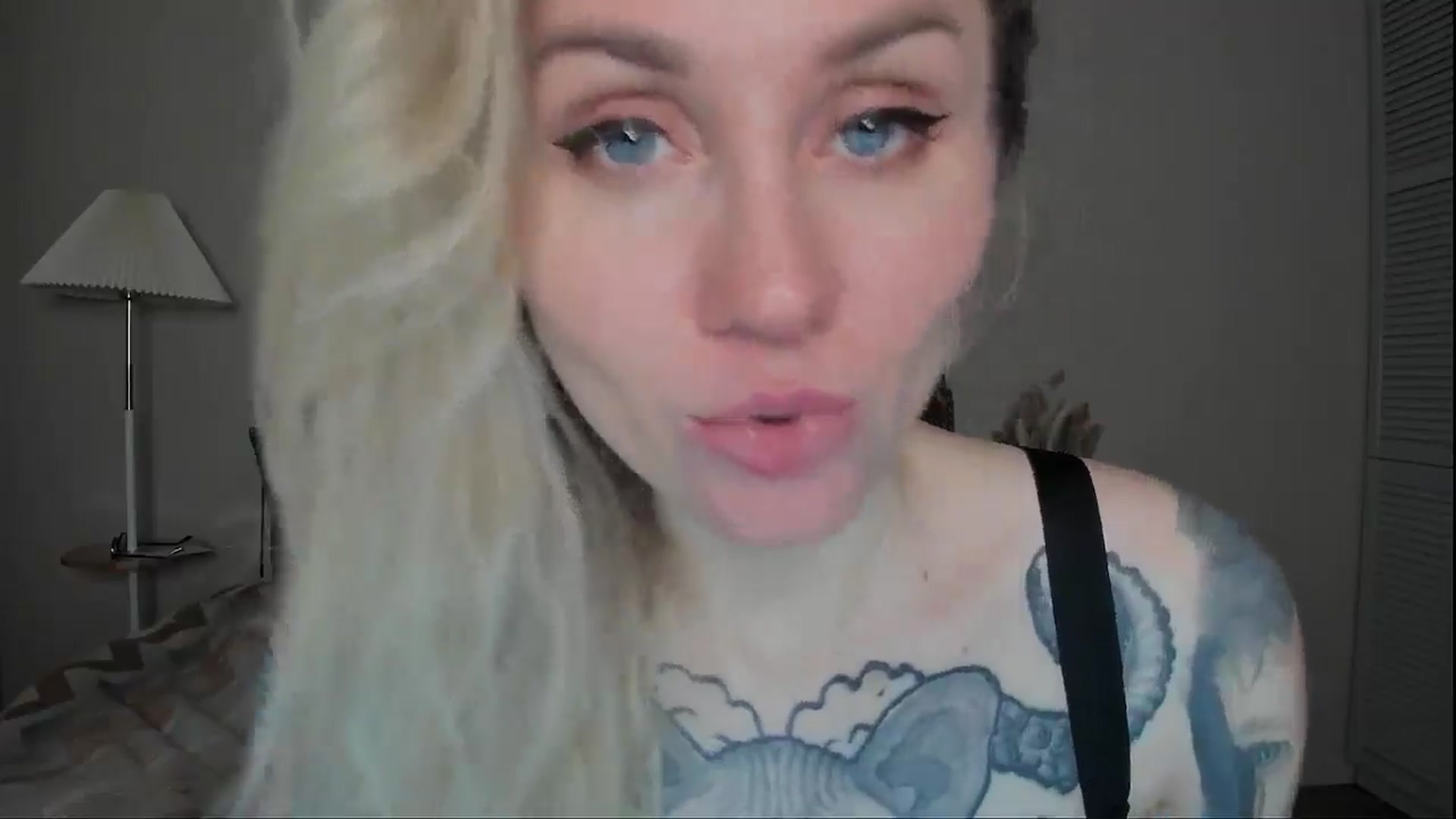 Gallery image thumbnail from Alexa_Smithhh's myfreecams stream on, 03/20/2025, 20:48 image 17 of 20