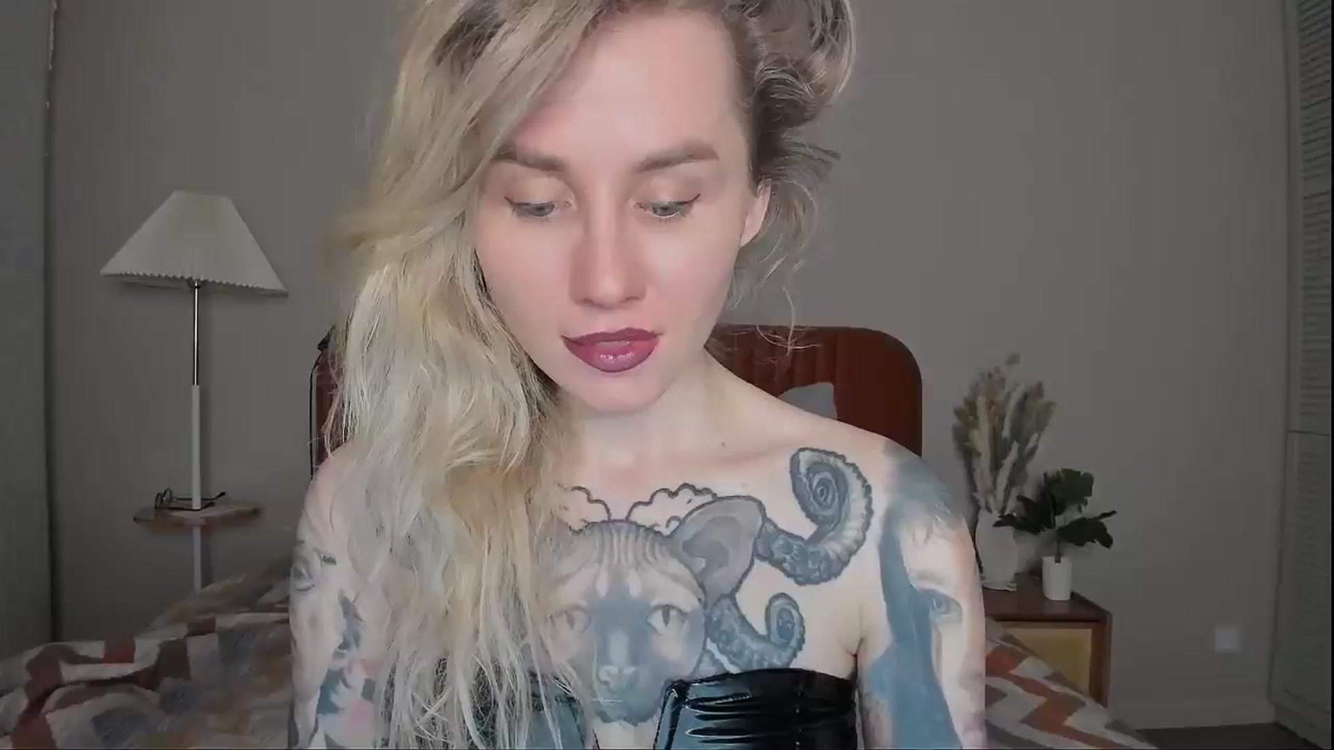 Gallery image thumbnail from Alexa_Smithhh's myfreecams stream on, 03/25/2025, 18:00 image 17 of 20