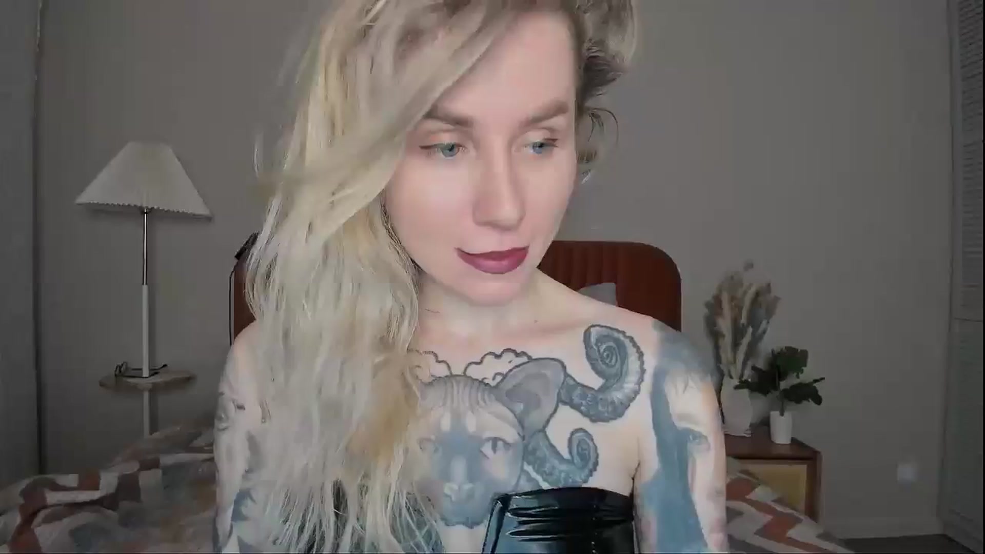 Gallery image thumbnail from Alexa_Smithhh's myfreecams stream on, 03/25/2025, 18:00 image 13 of 20