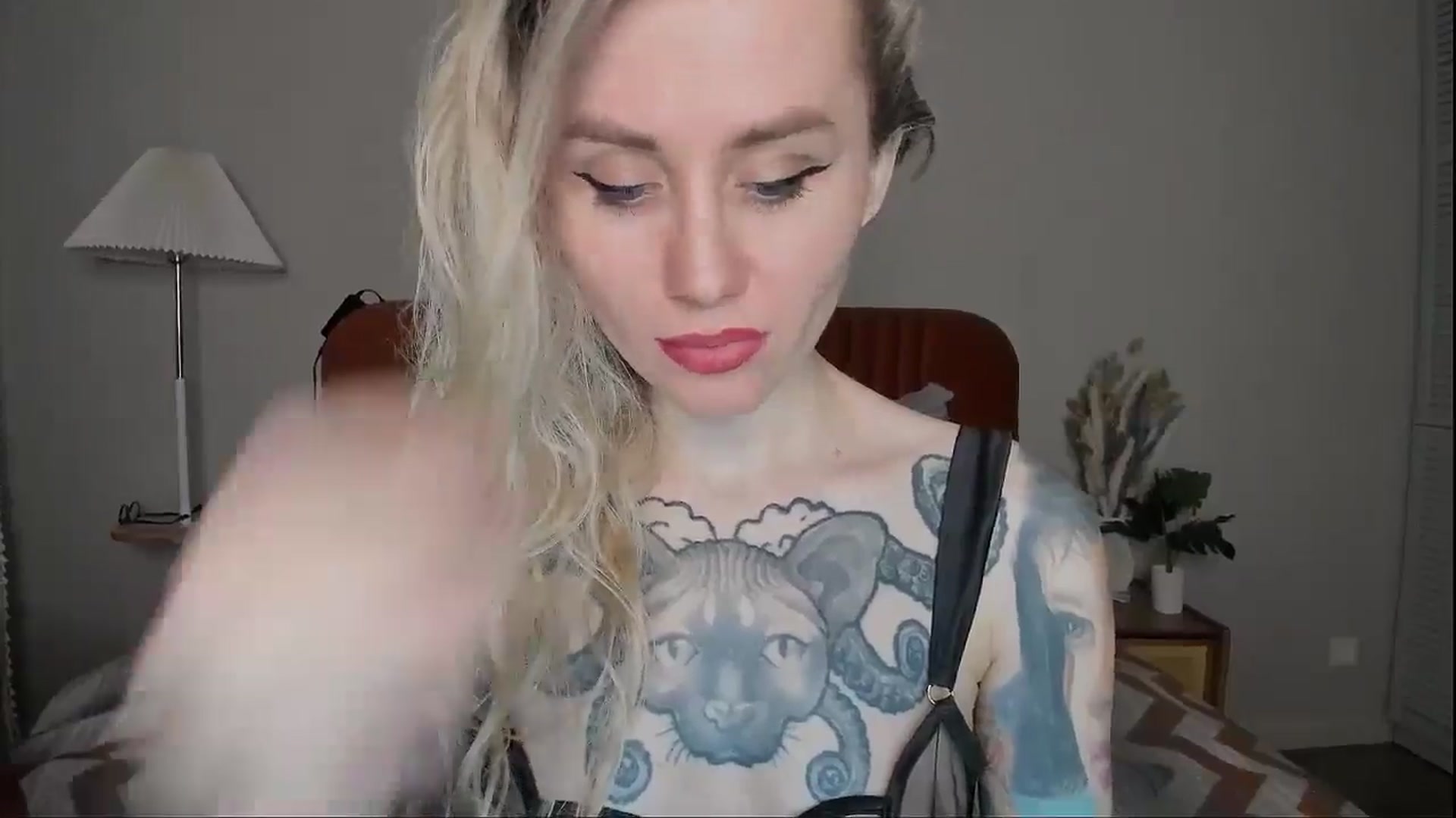 Gallery image thumbnail from Alexa_Smithhh's myfreecams stream on, 04/01/2025, 18:32 image 17 of 20