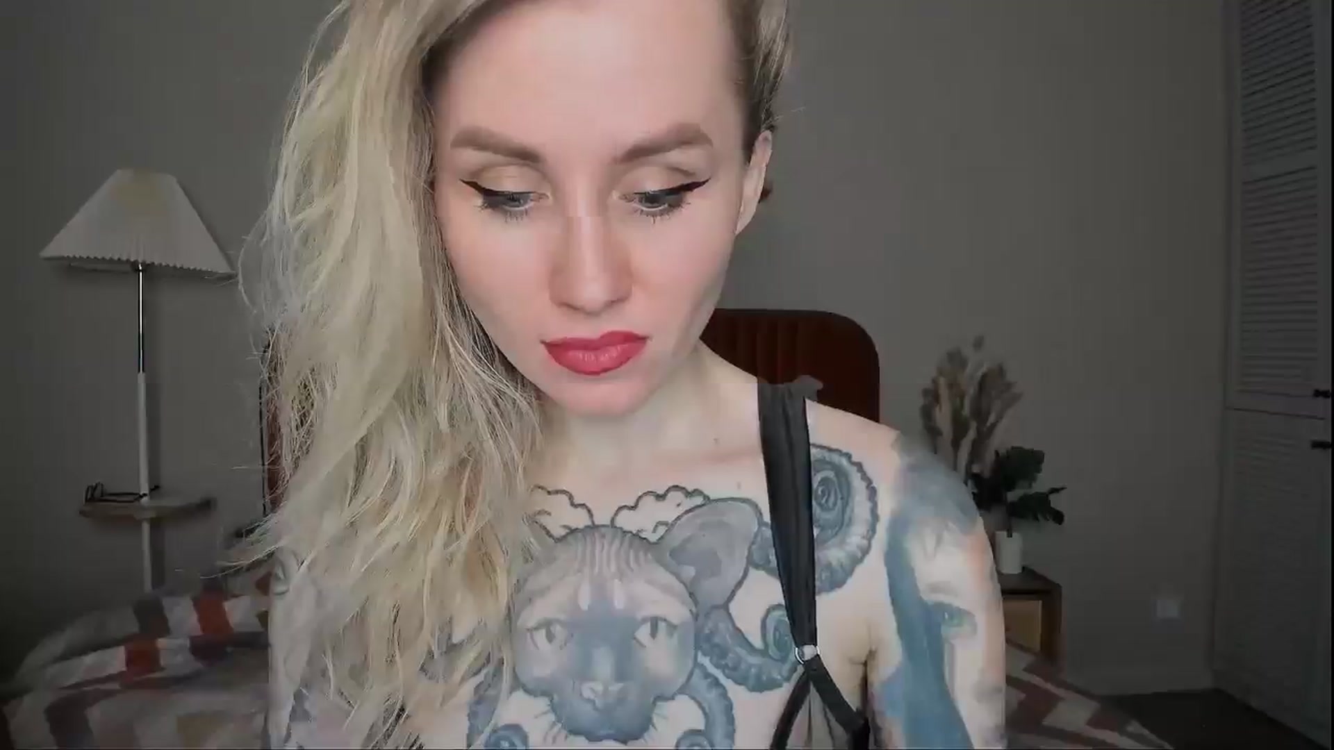Gallery image thumbnail from Alexa_Smithhh's myfreecams stream on, 04/01/2025, 18:32 image 5 of 20