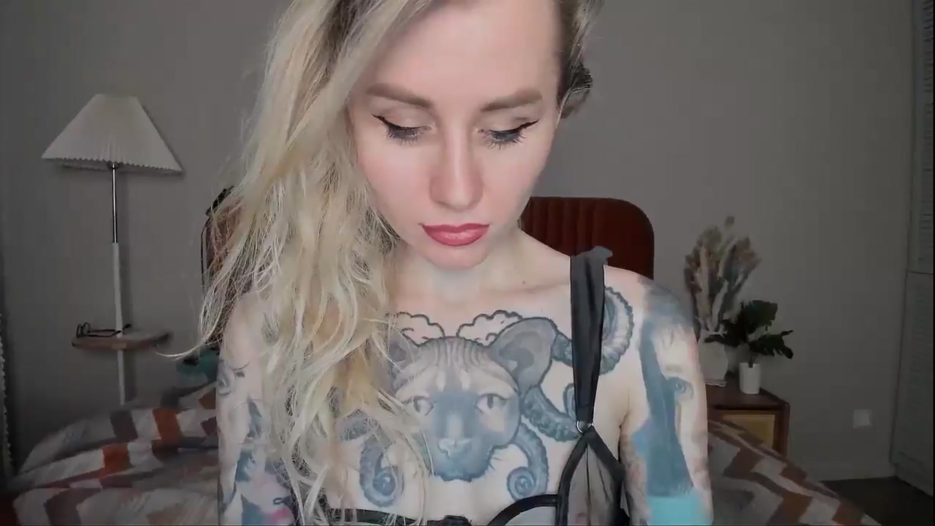 Gallery image thumbnail from Alexa_Smithhh's myfreecams stream on, 04/01/2025, 18:32 image 14 of 20