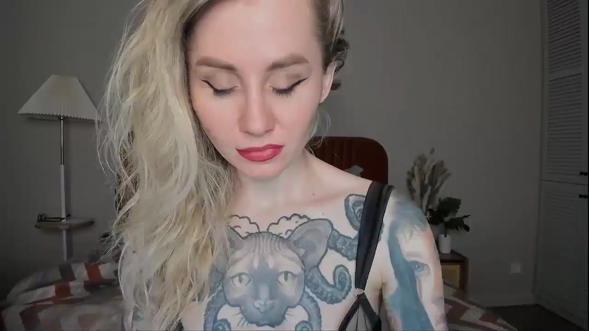 Gallery image thumbnail from Alexa_Smithhh's myfreecams stream on, 04/01/2025, 18:32 image 4 of 20