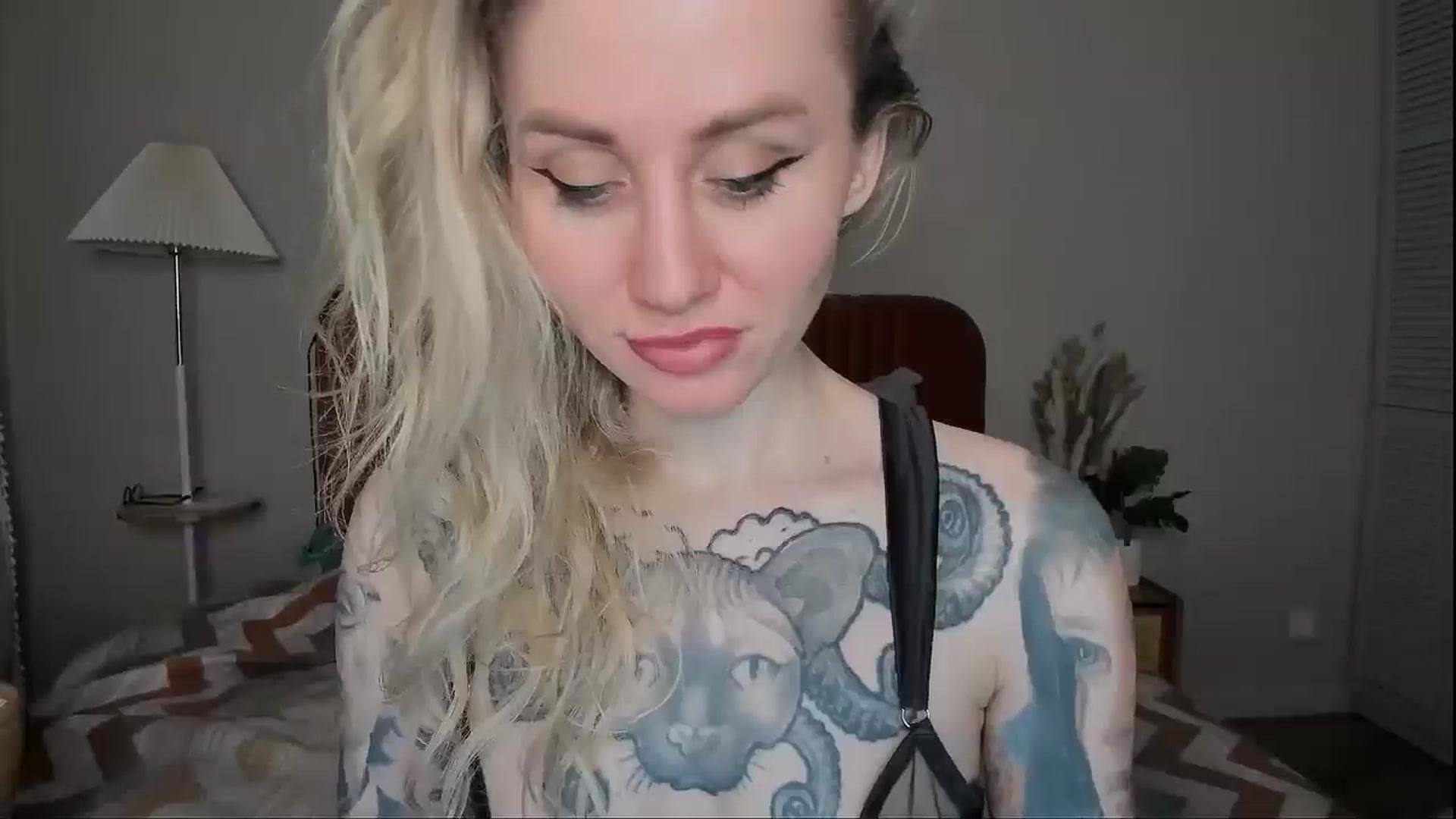 Gallery image thumbnail from Alexa_Smithhh's myfreecams stream on, 04/01/2025, 20:40 image 13 of 20