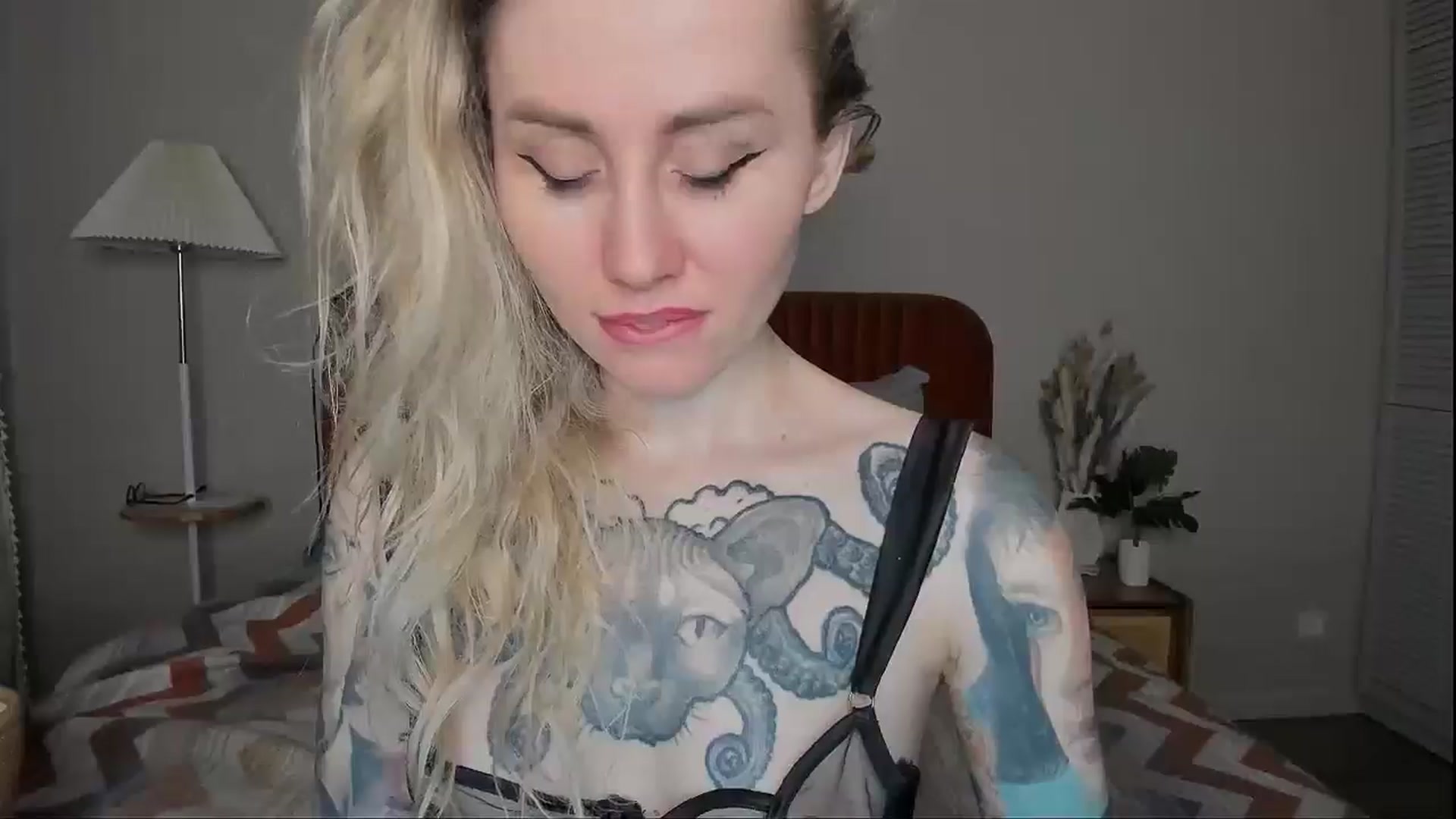 Gallery image thumbnail from Alexa_Smithhh's myfreecams stream on, 04/01/2025, 20:40 image 12 of 20