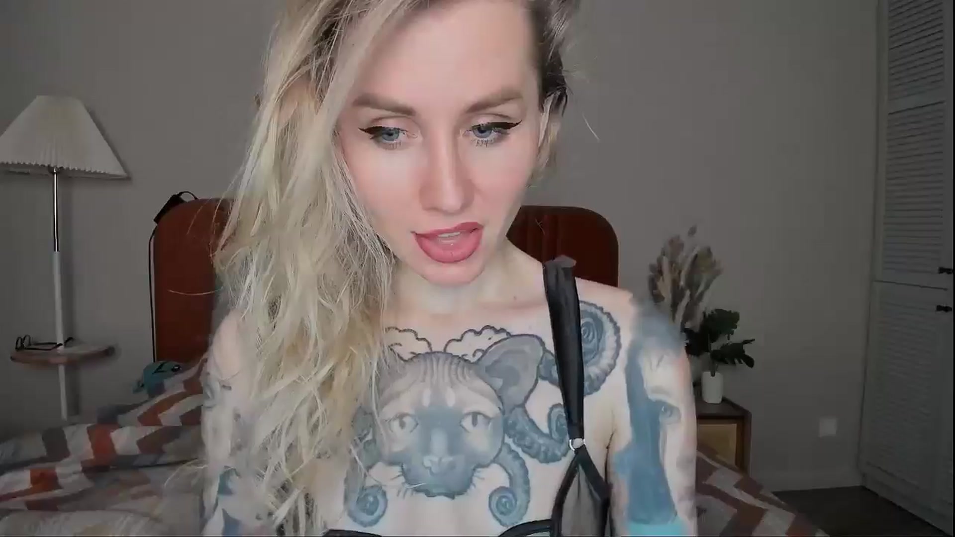 Gallery image thumbnail from Alexa_Smithhh's myfreecams stream on, 04/01/2025, 20:40 image 5 of 20