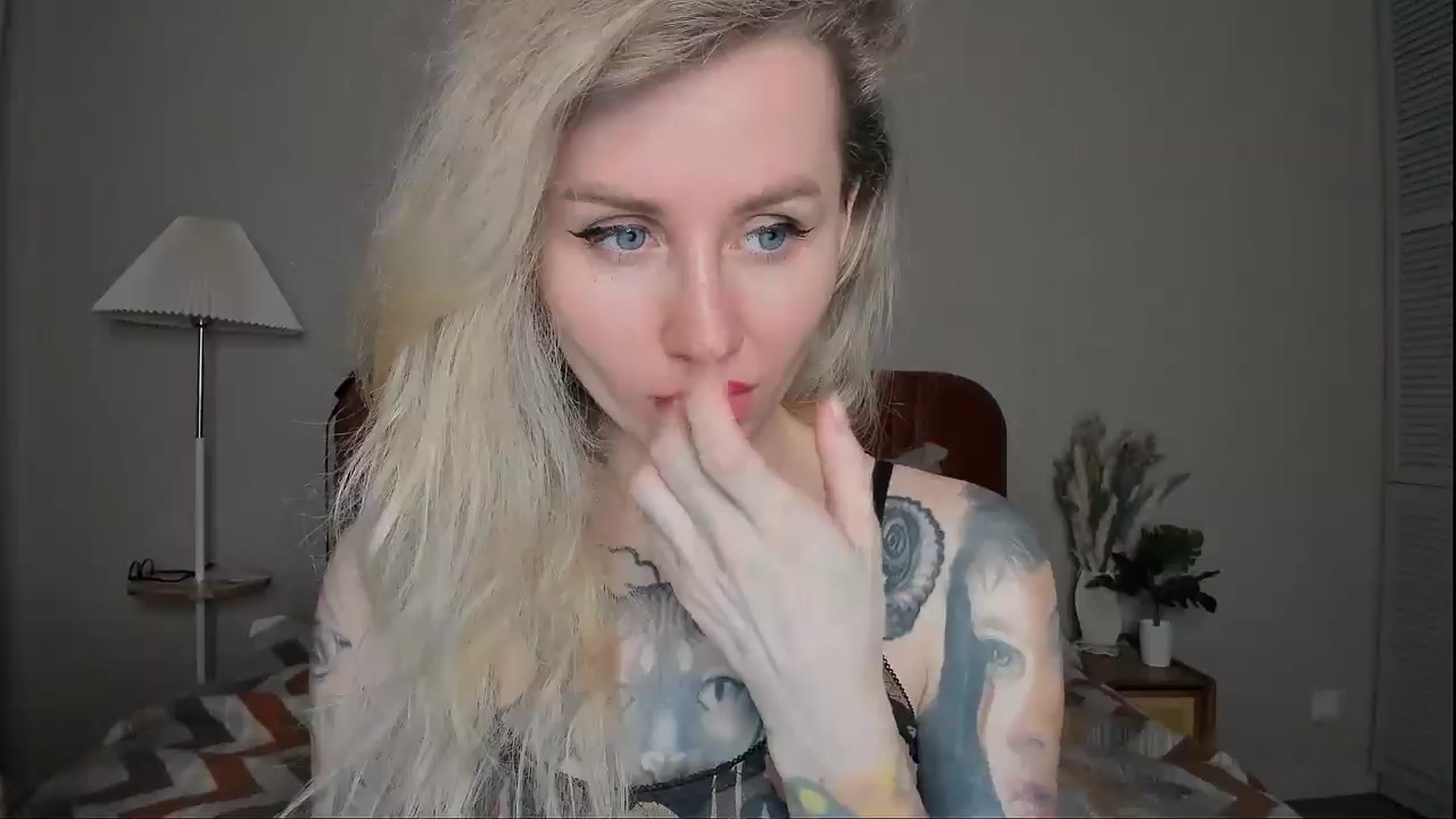 Gallery image thumbnail from Alexa_Smithhh's myfreecams stream on, 04/03/2025, 19:27 image 9 of 20