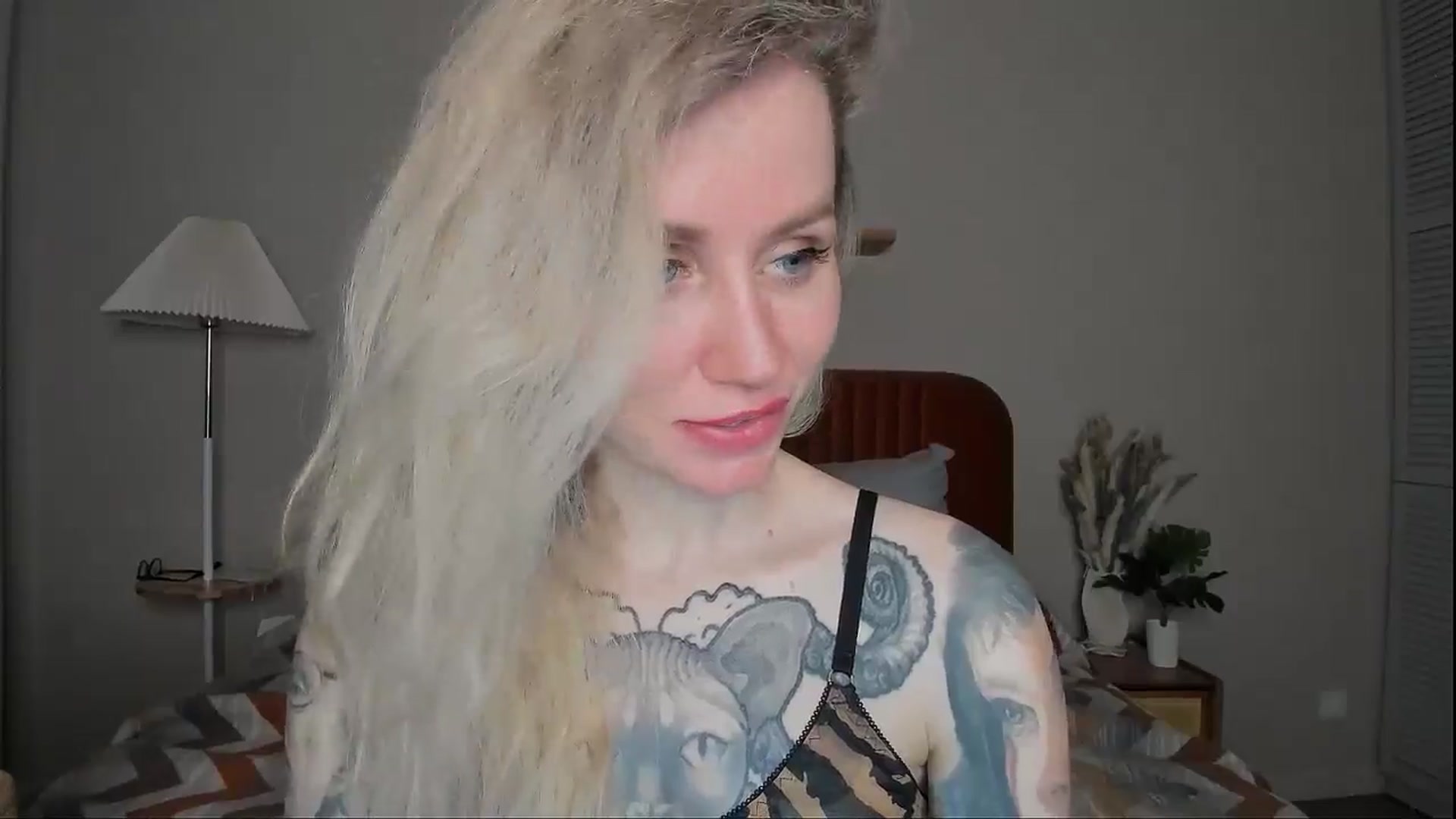 Gallery image thumbnail from Alexa_Smithhh's myfreecams stream on, 04/03/2025, 19:27 image 19 of 20